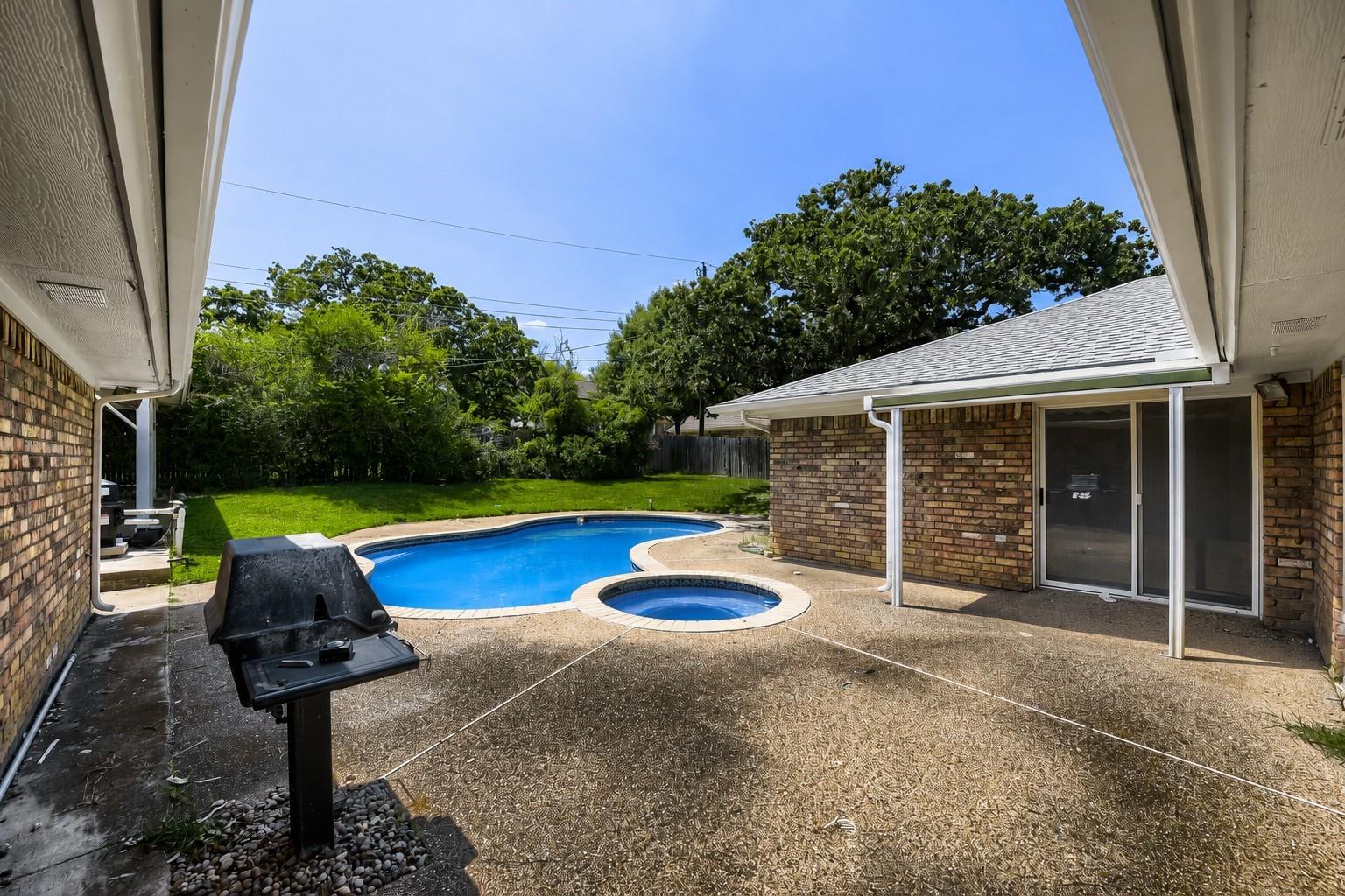 main property photo 27