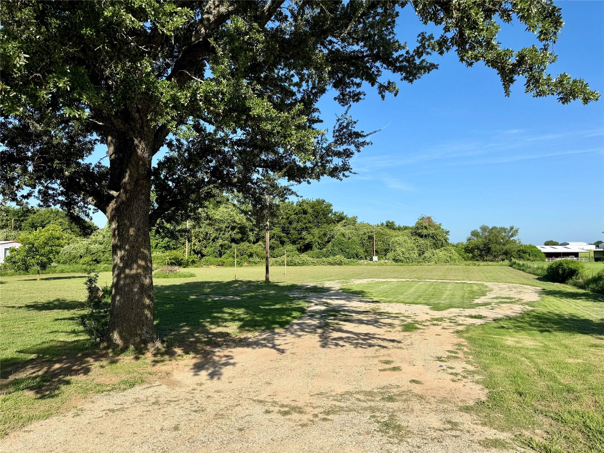 main property photo 9