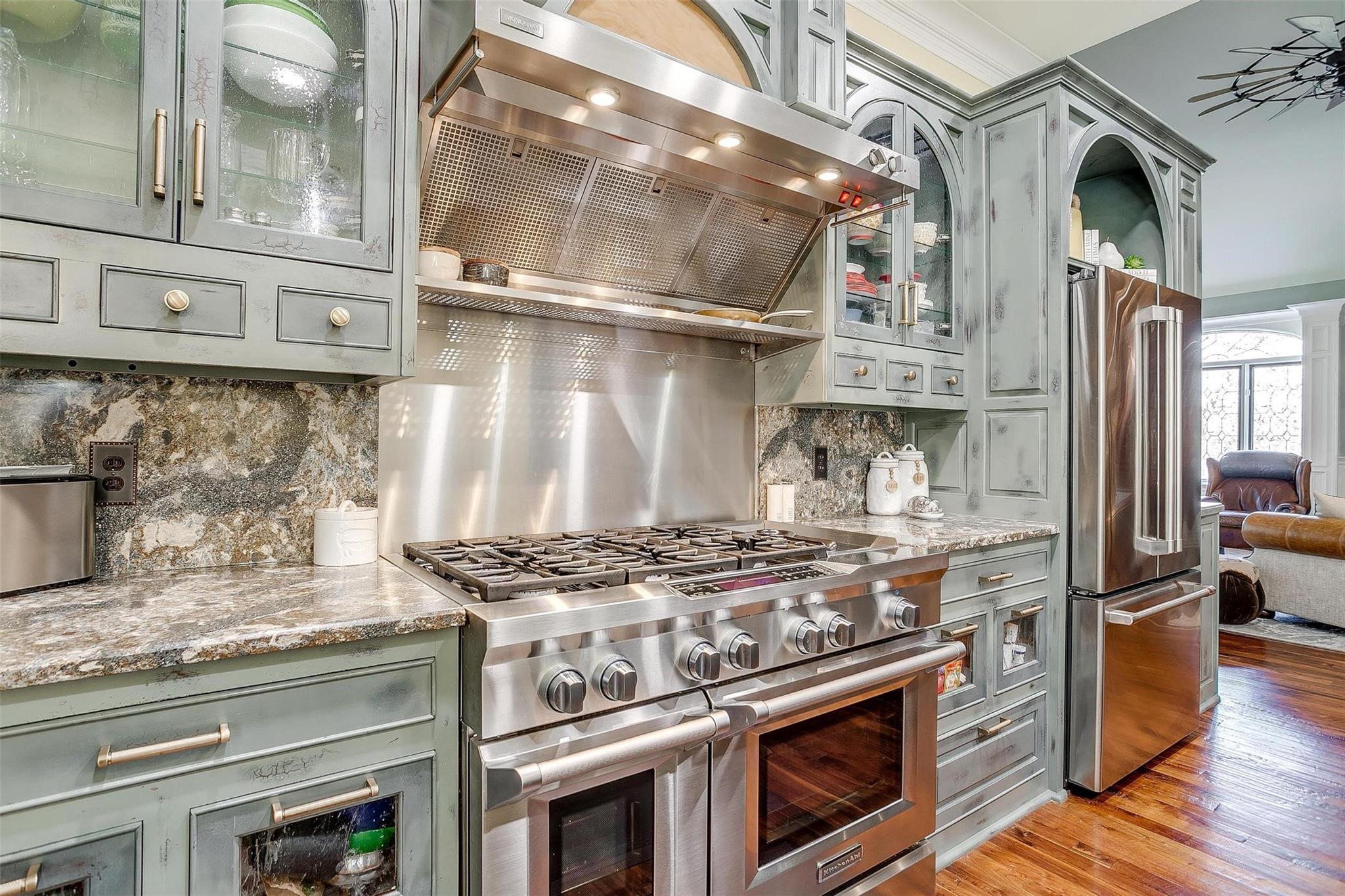 main property photo 11