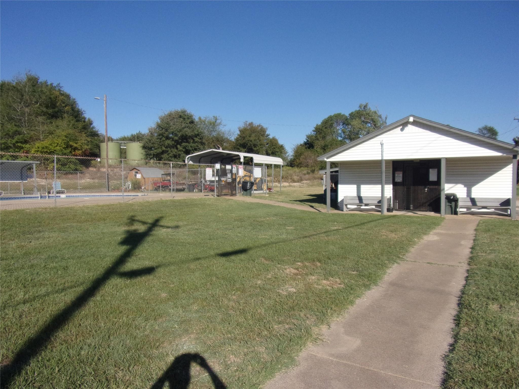 main property photo 13