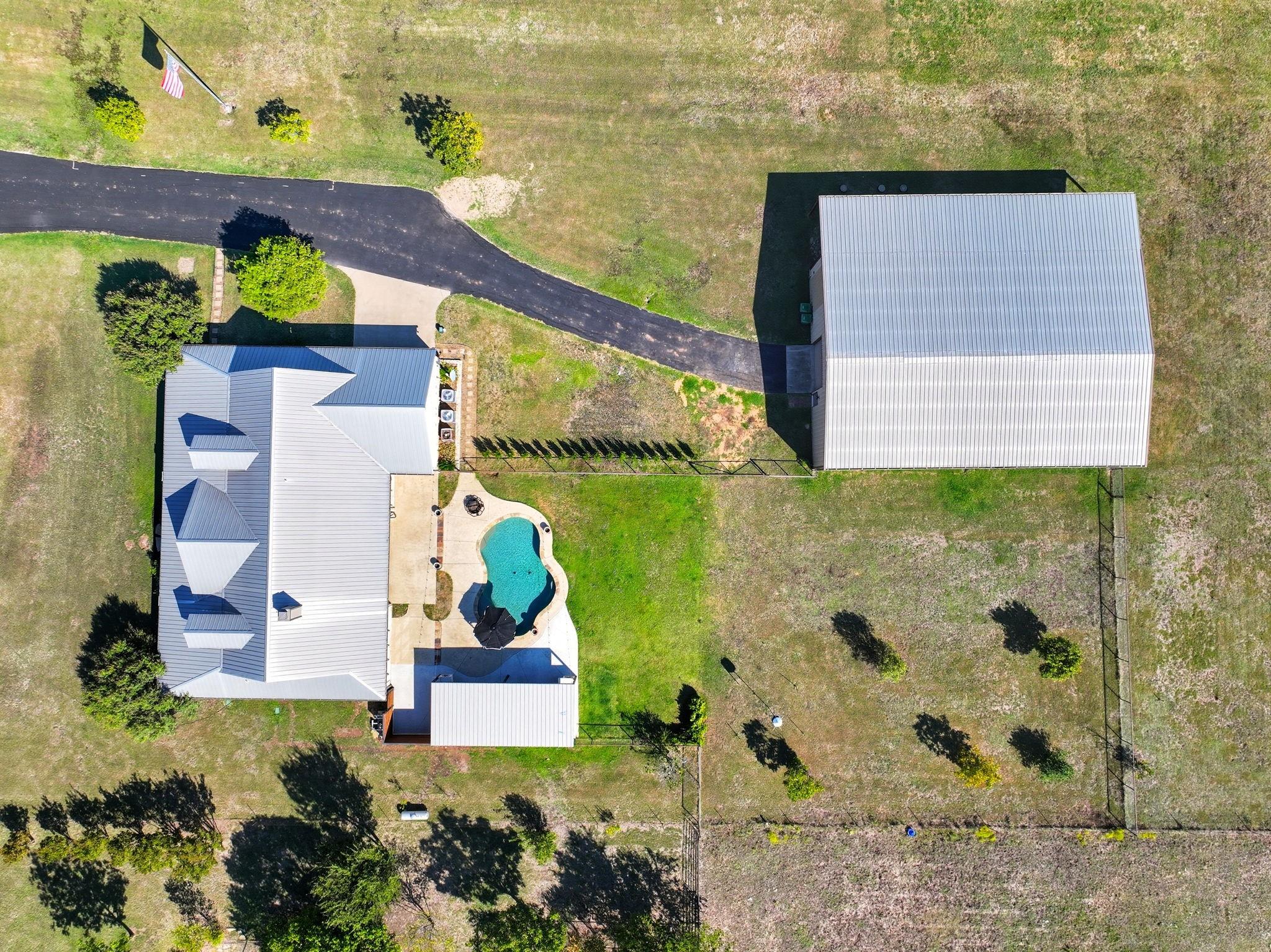 main property photo 37