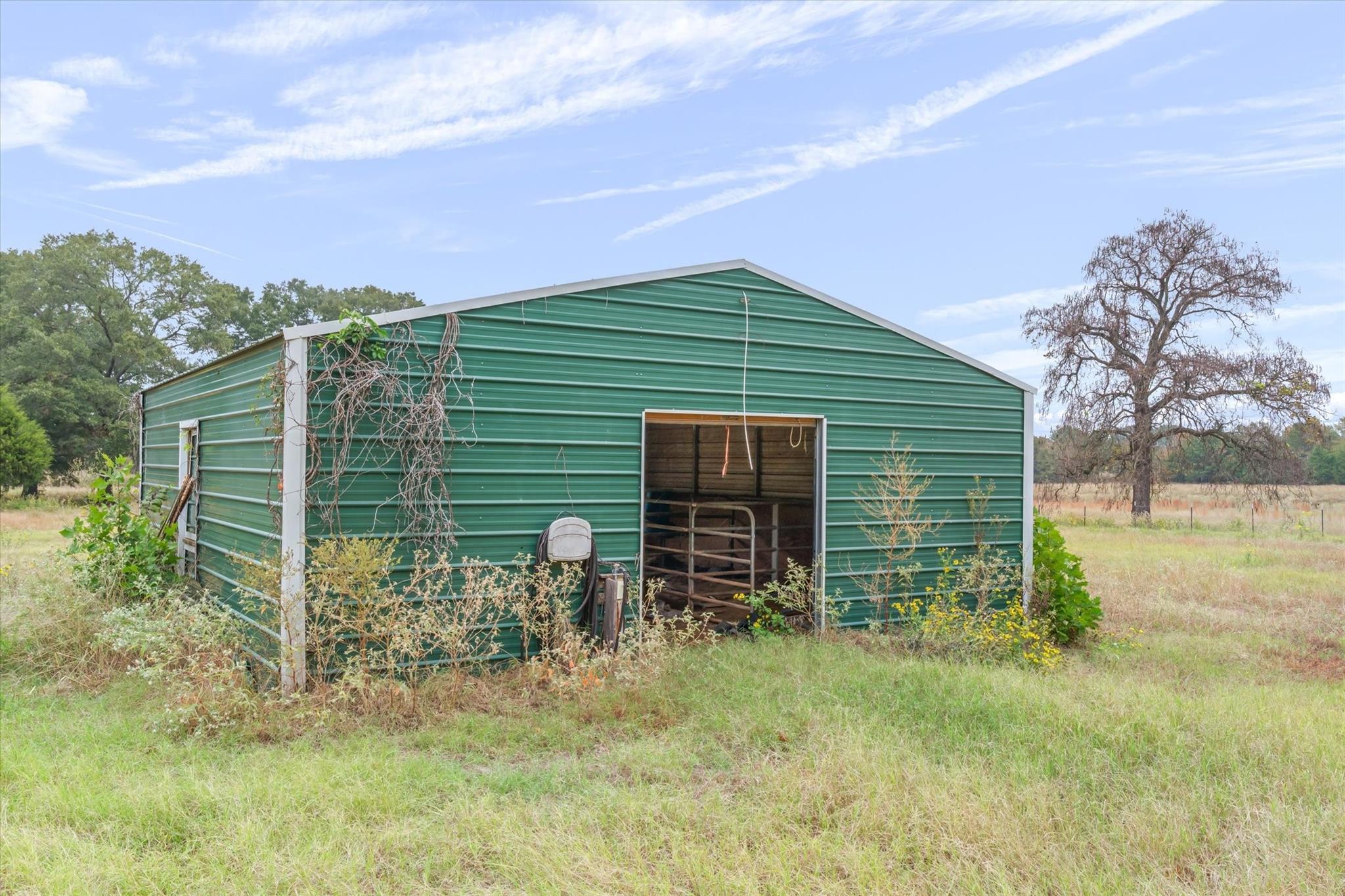main property photo 34