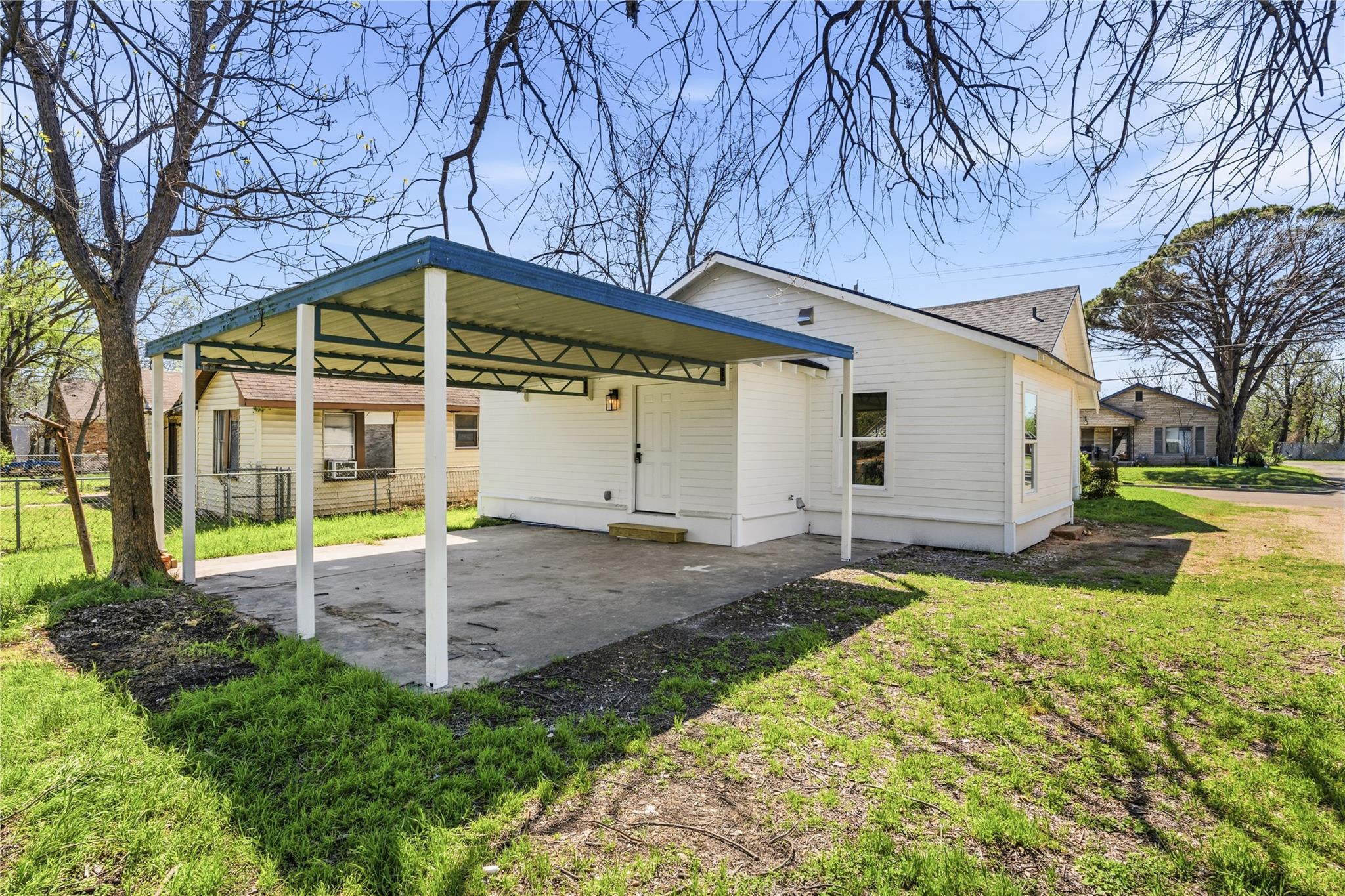 main property photo 29
