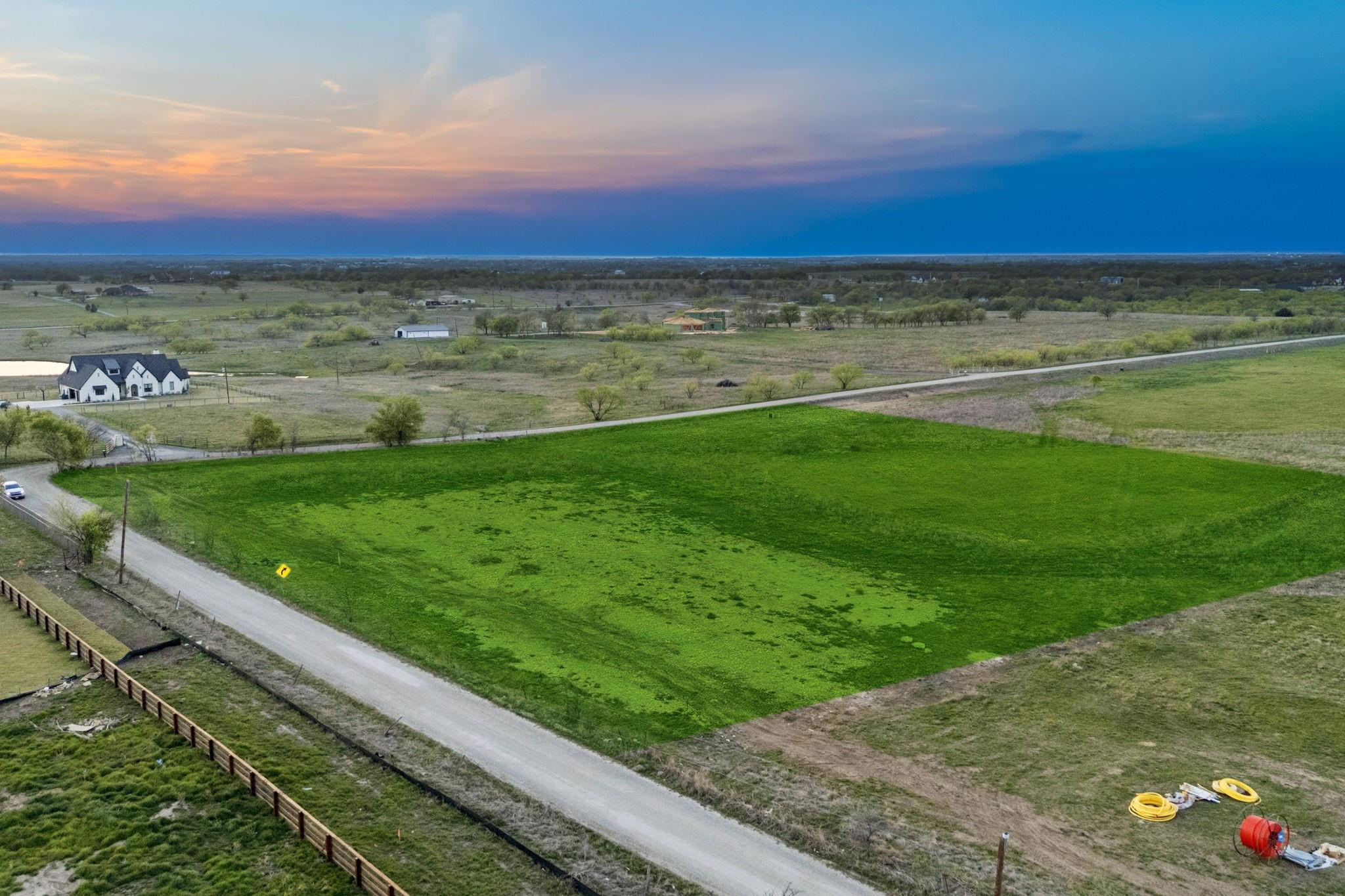 main property photo 10