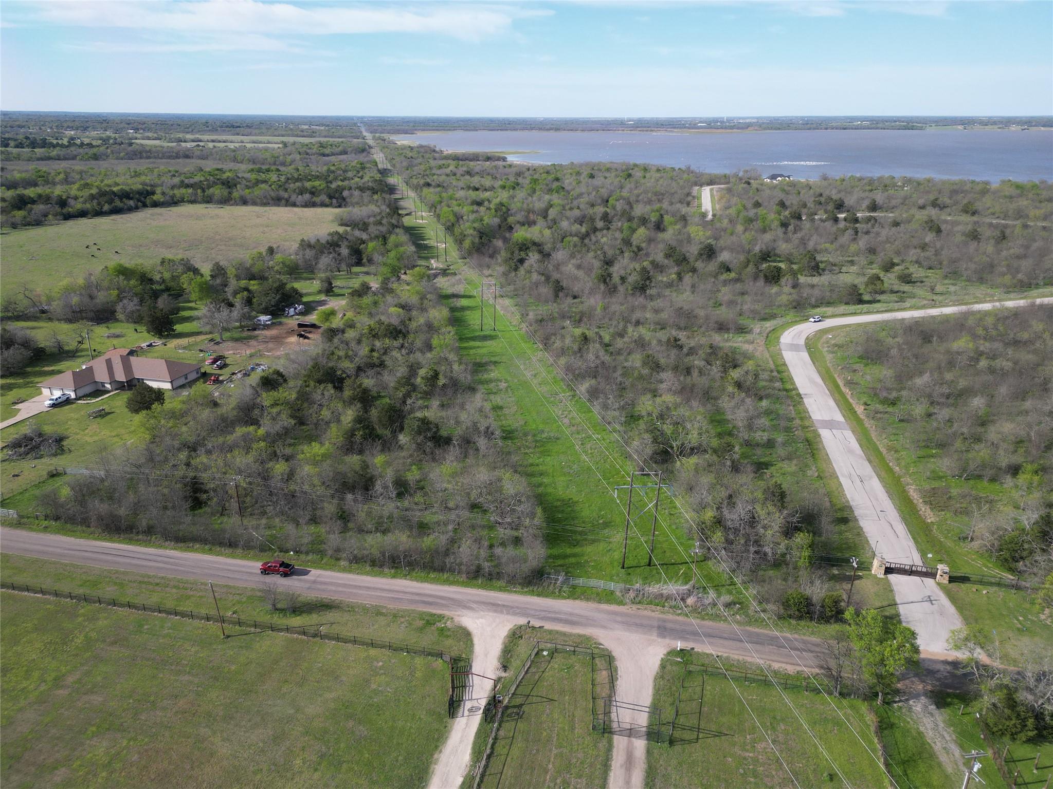 main property photo 25
