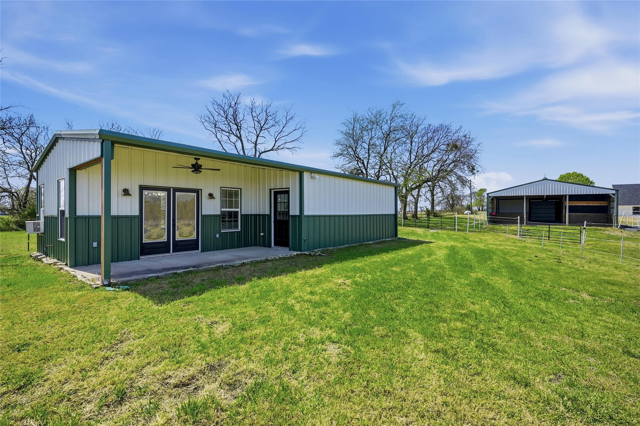 main property photo 28
