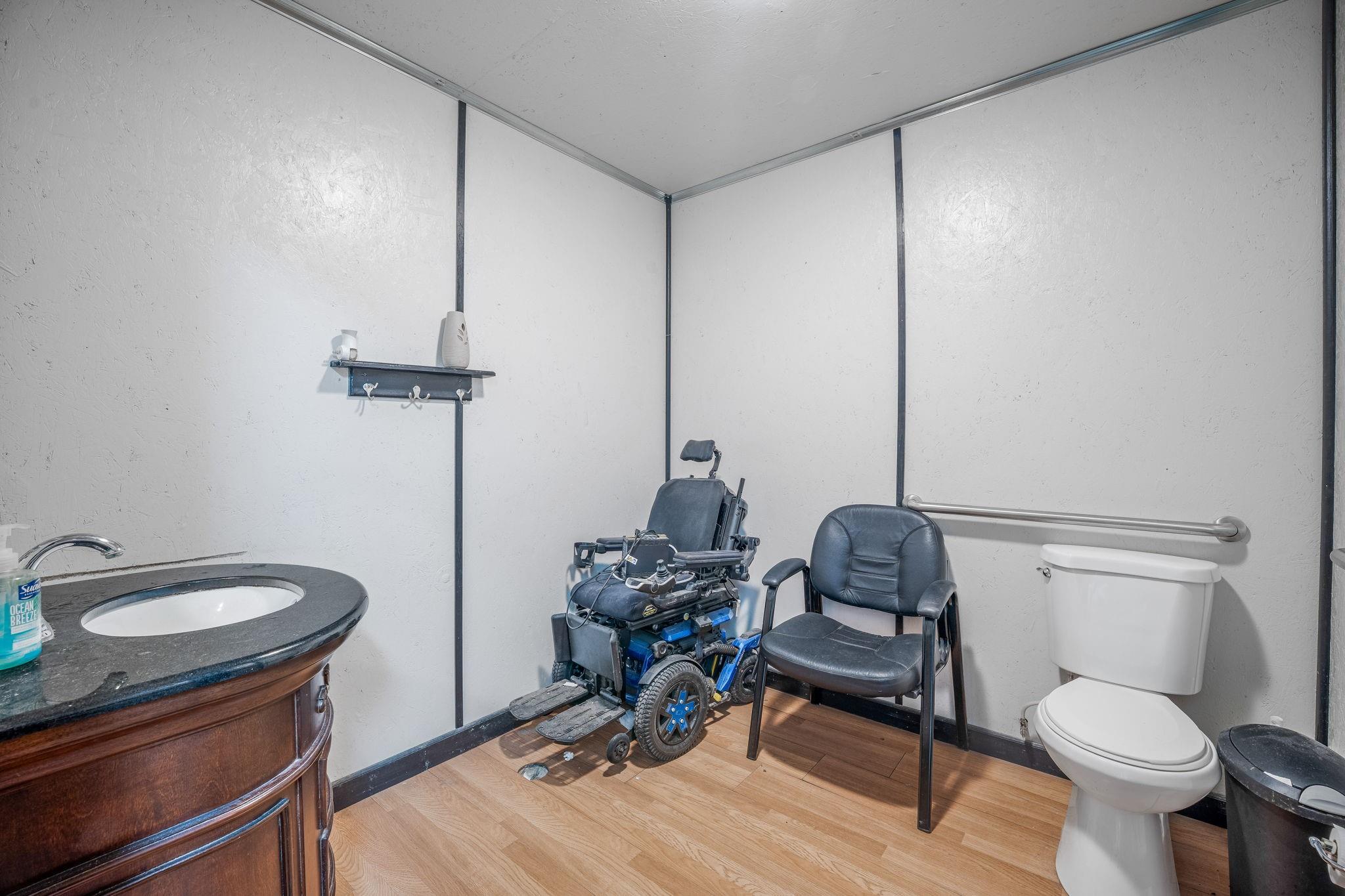 main property photo 10