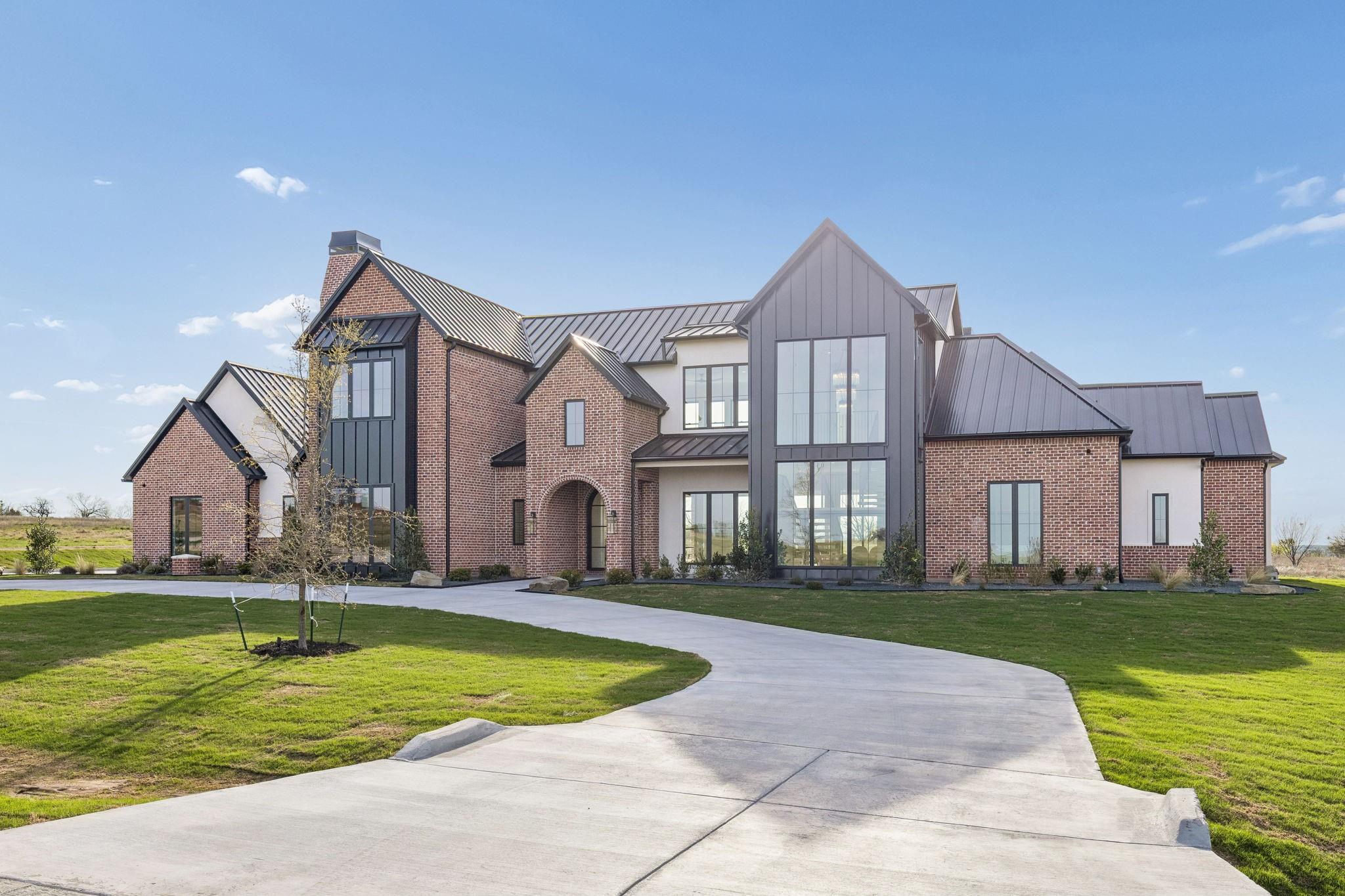 main property photo 3