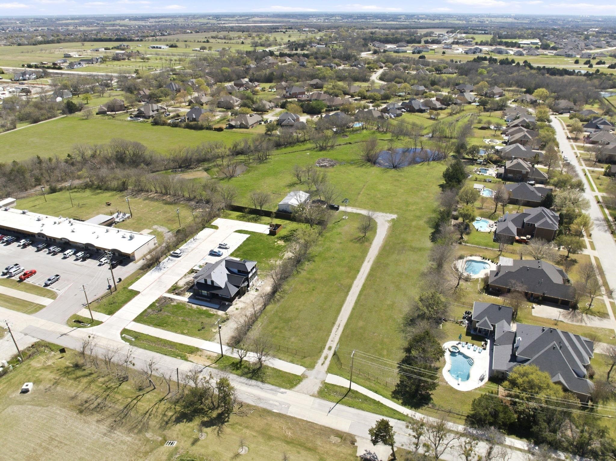 main property photo 11