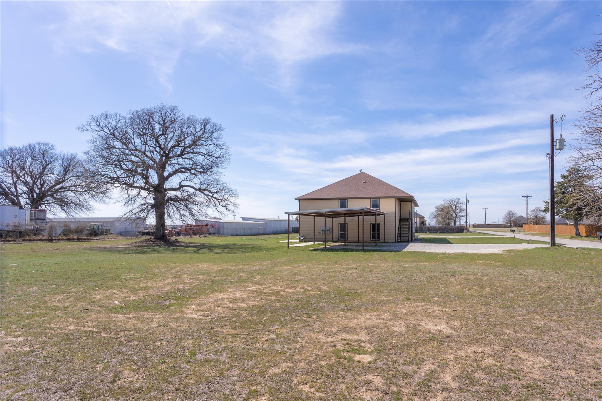 main property photo 19