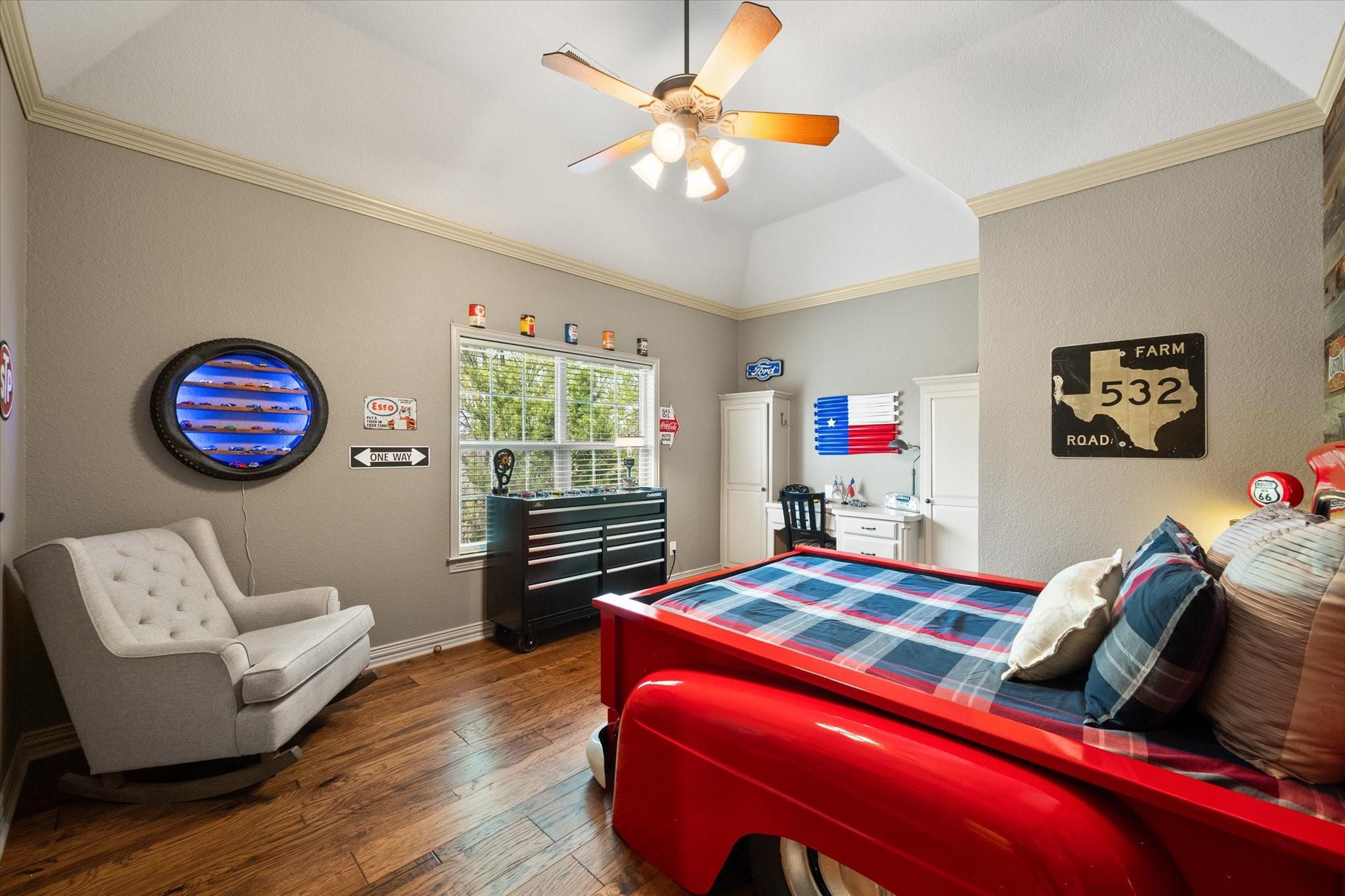 main property photo 20