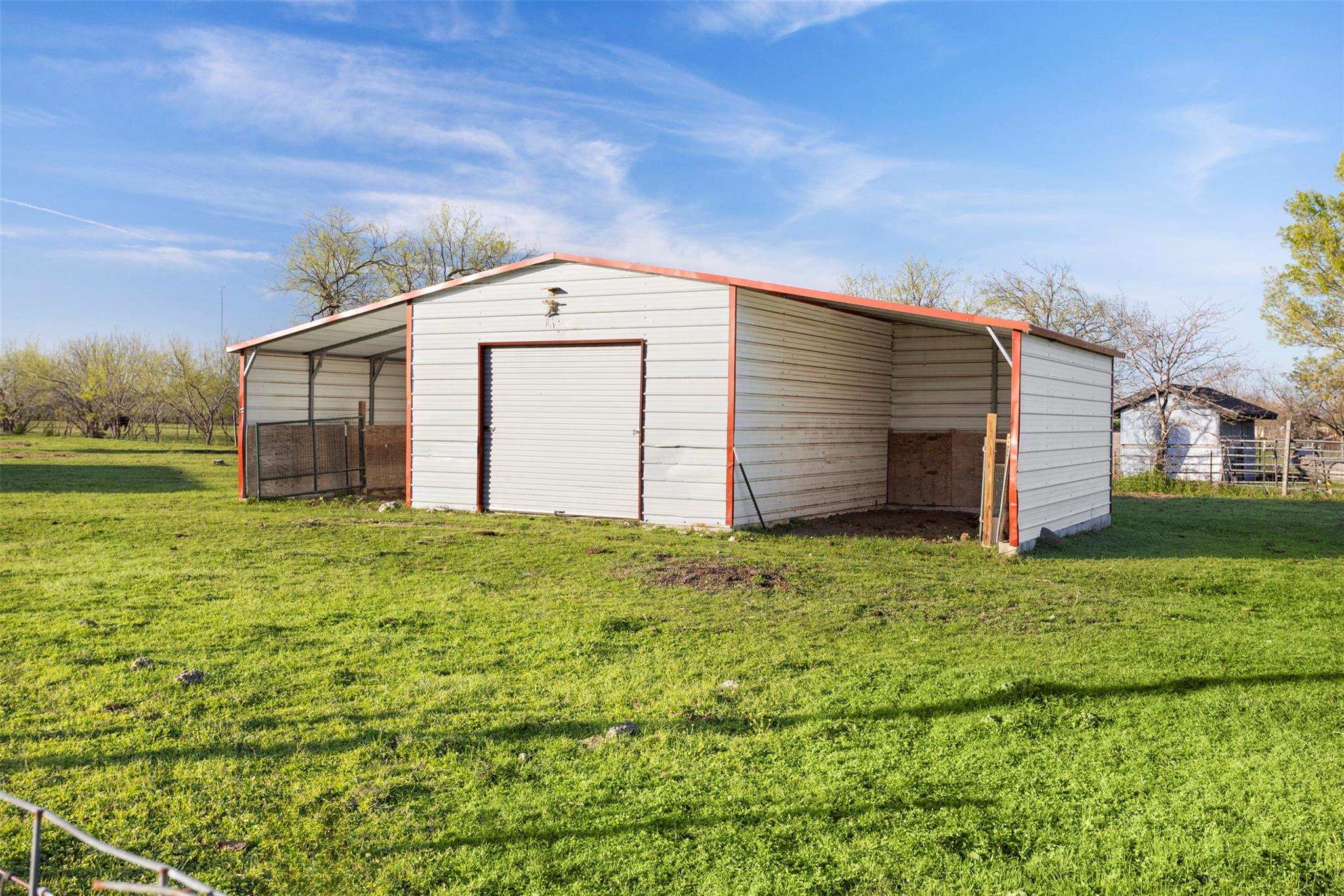 main property photo 25