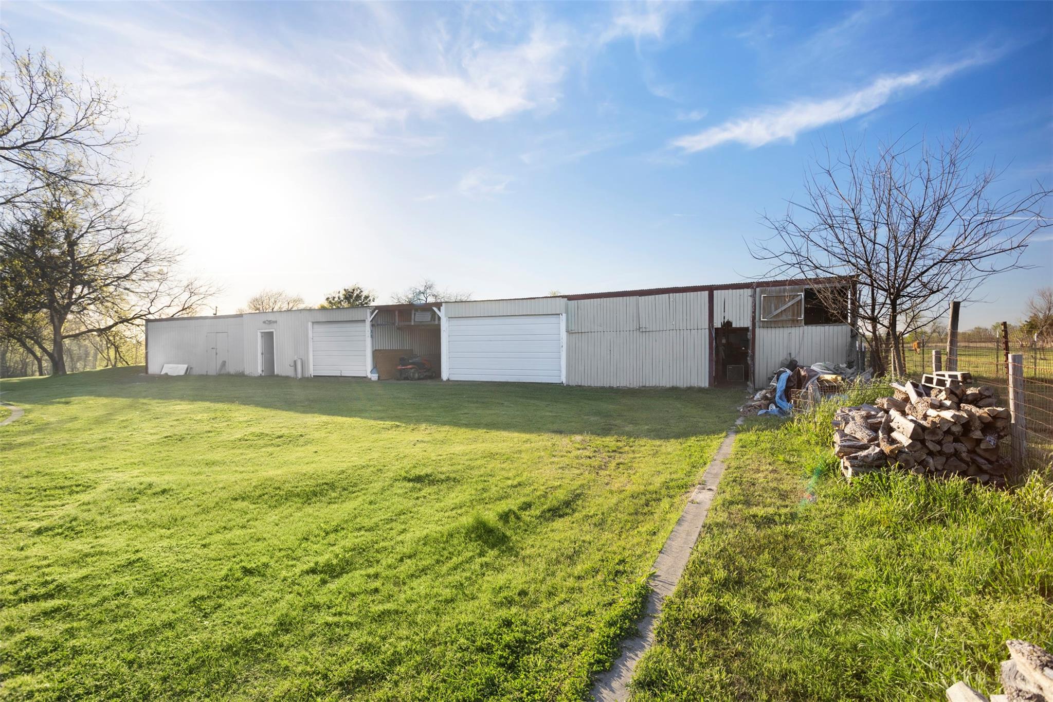 main property photo 28