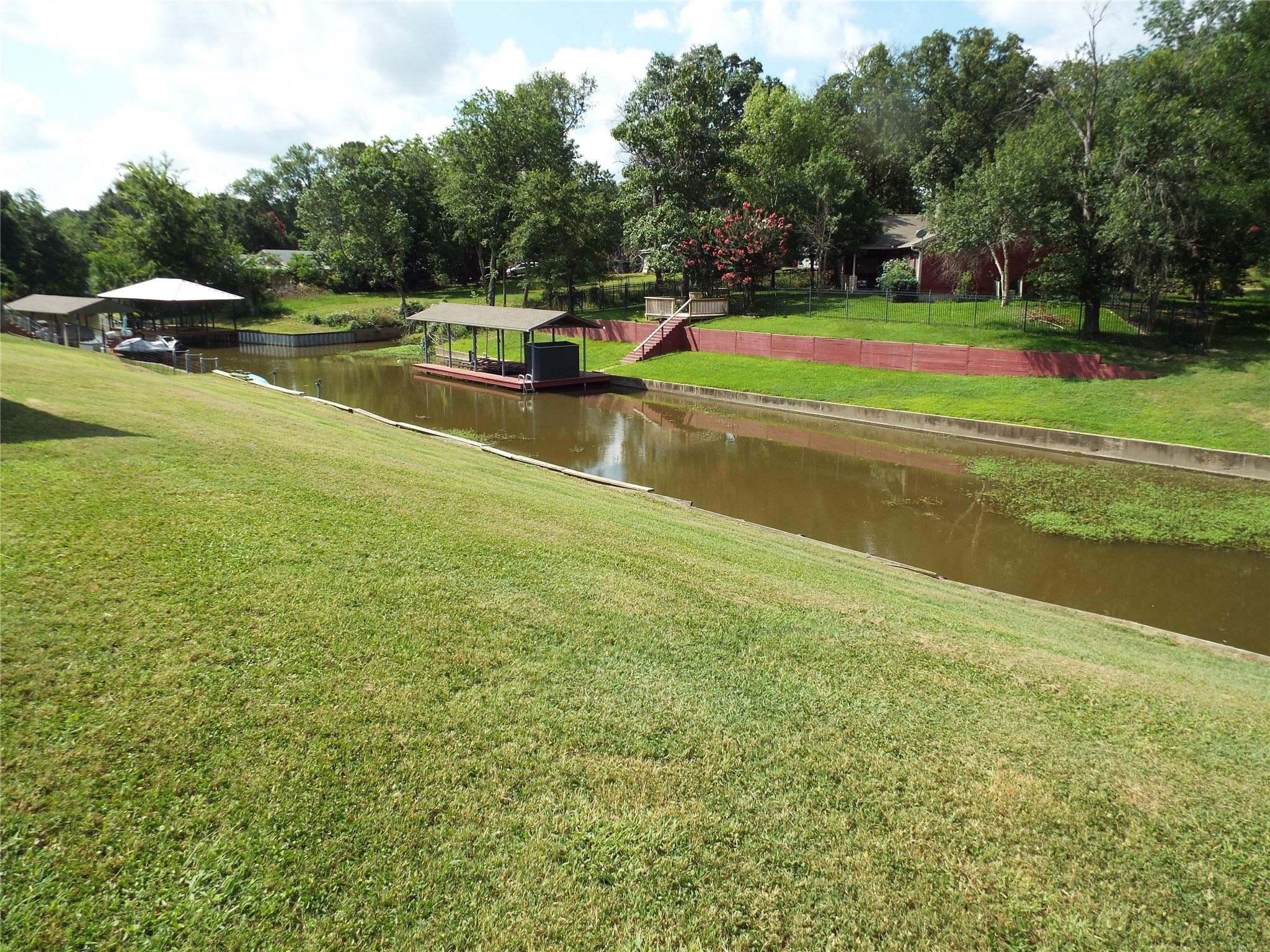 main property photo 29