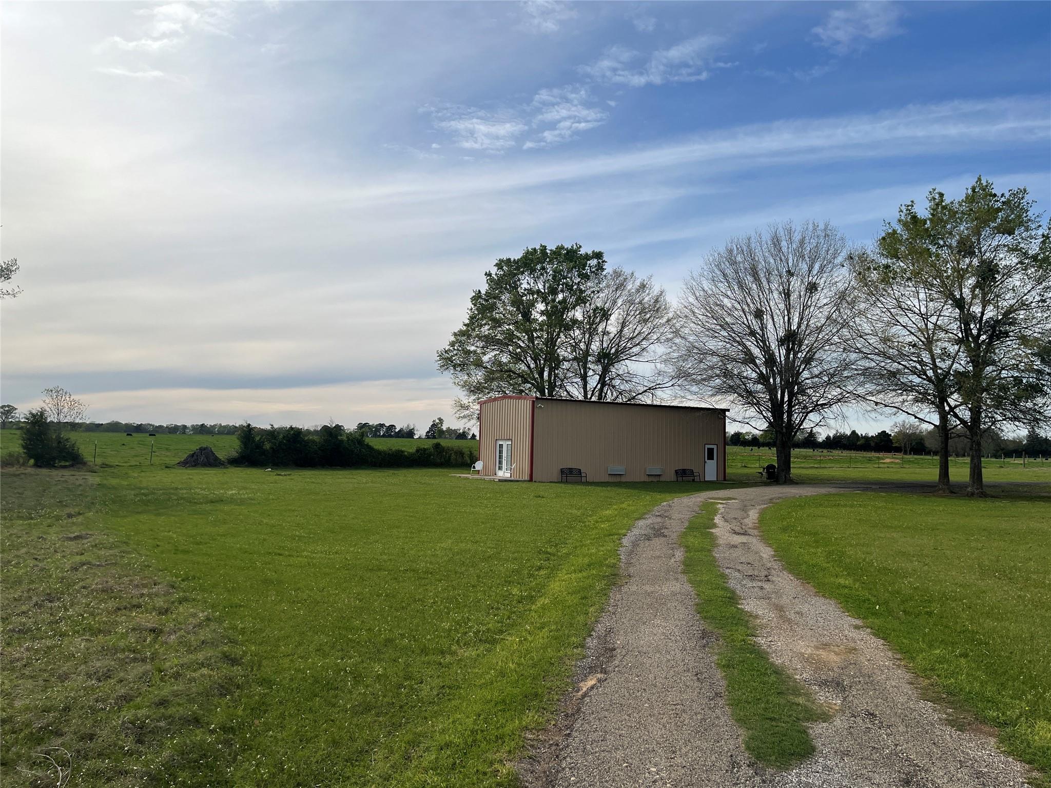 main property photo 11