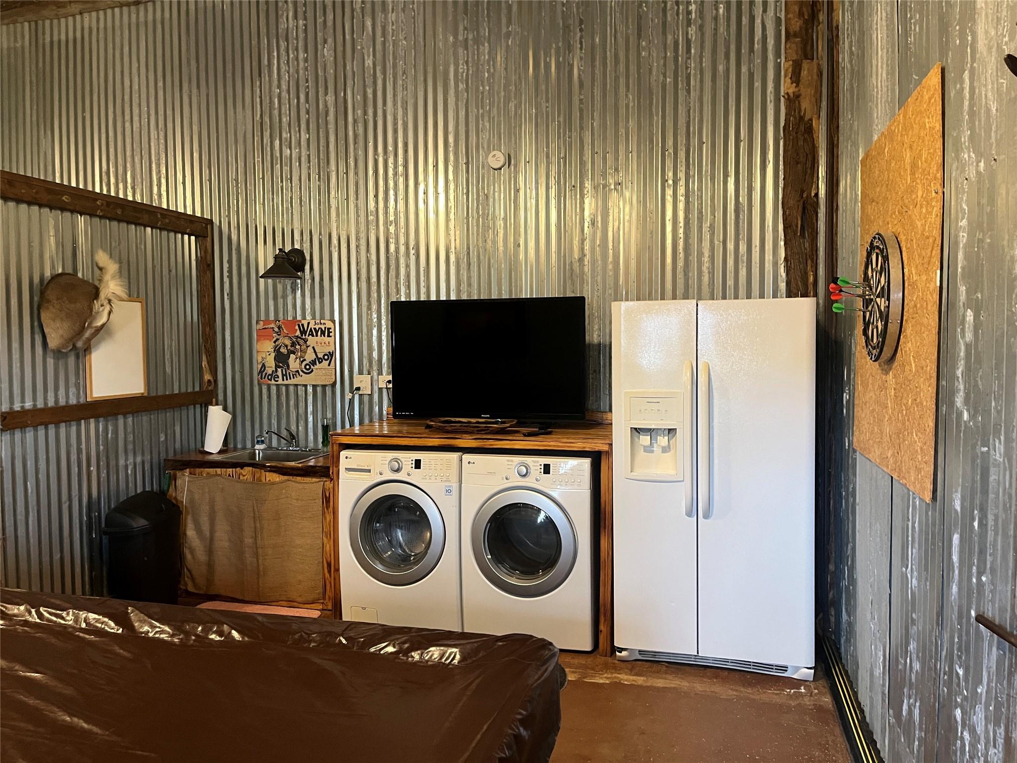 main property photo 13