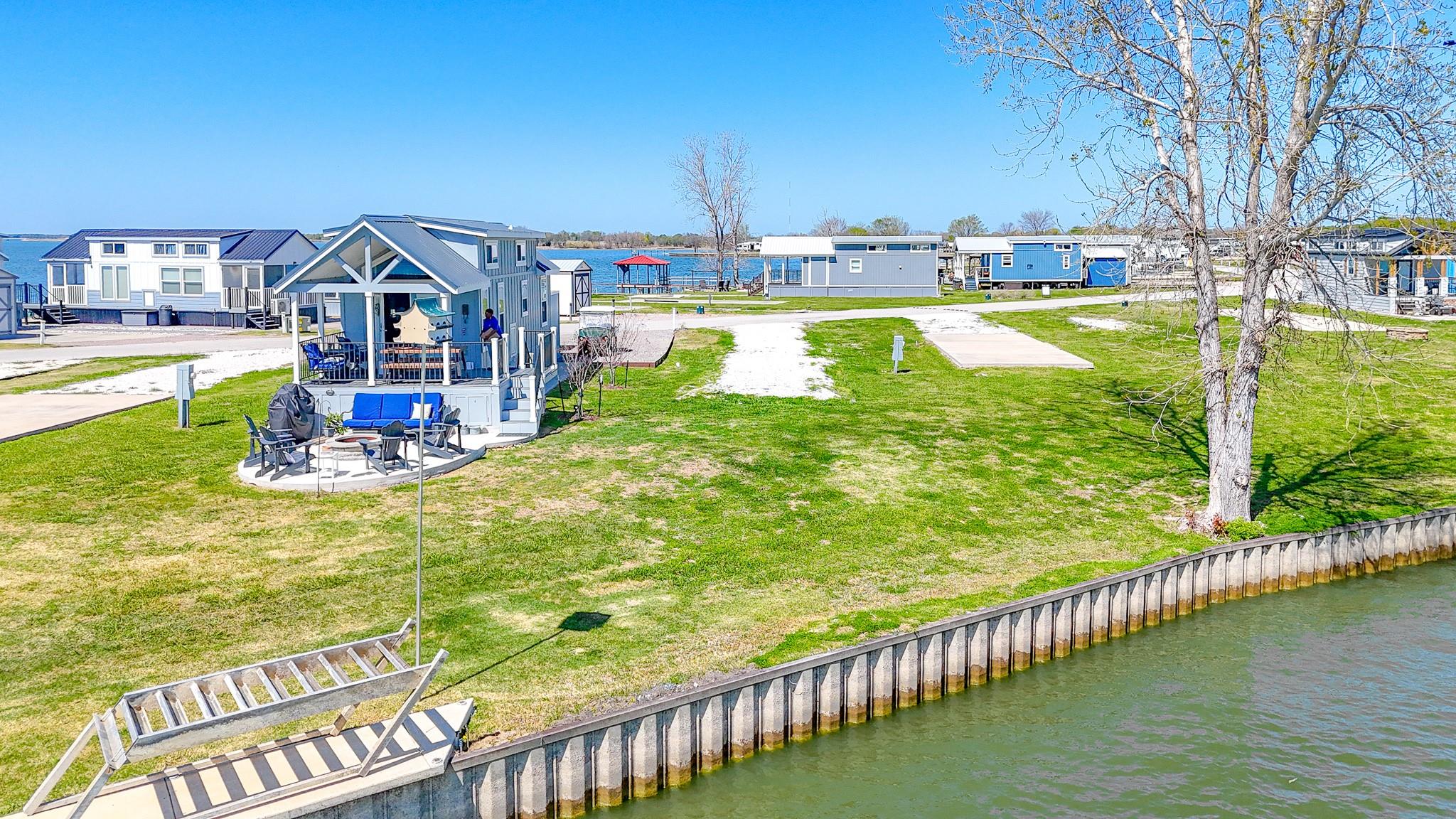 main property photo 14