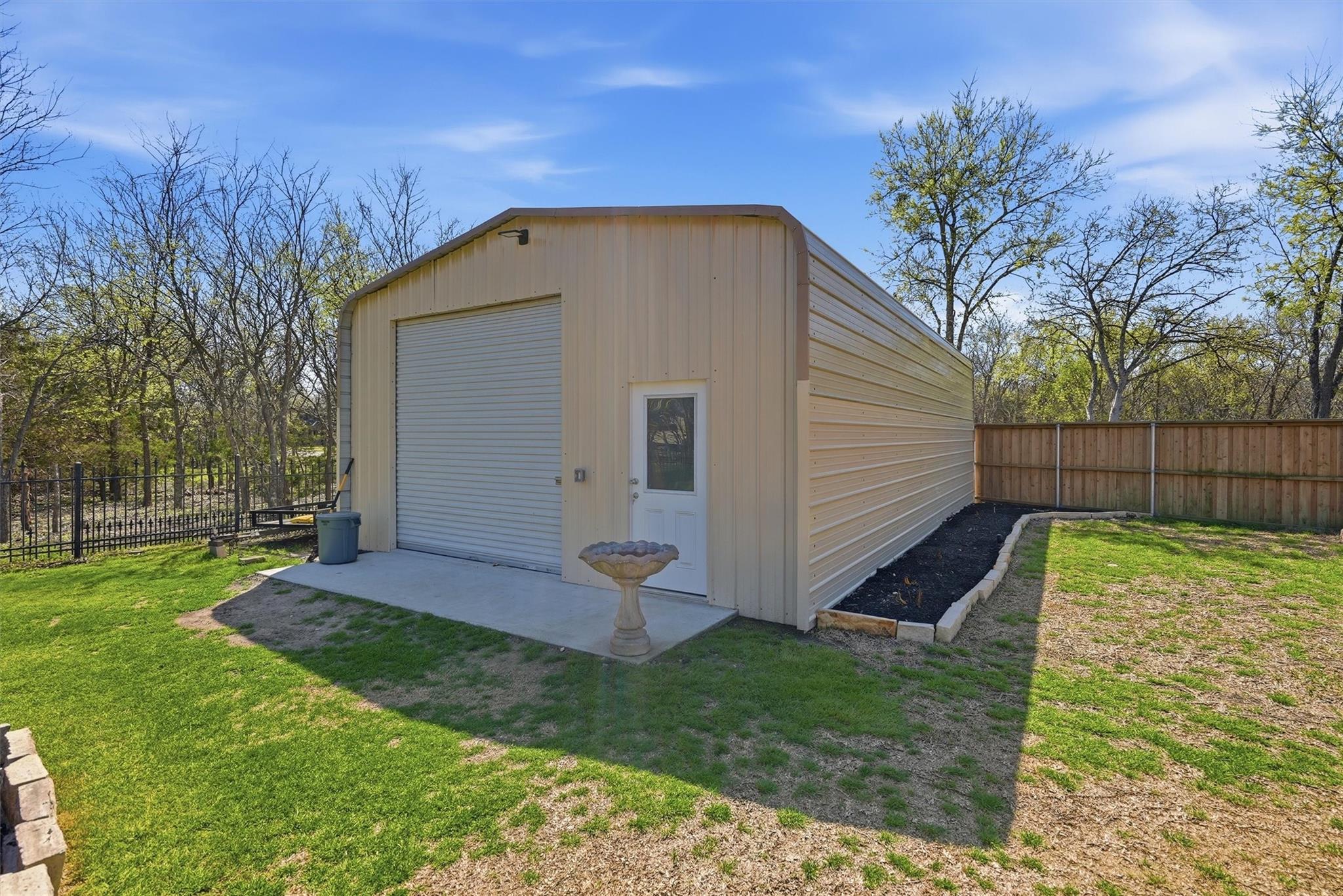main property photo 29