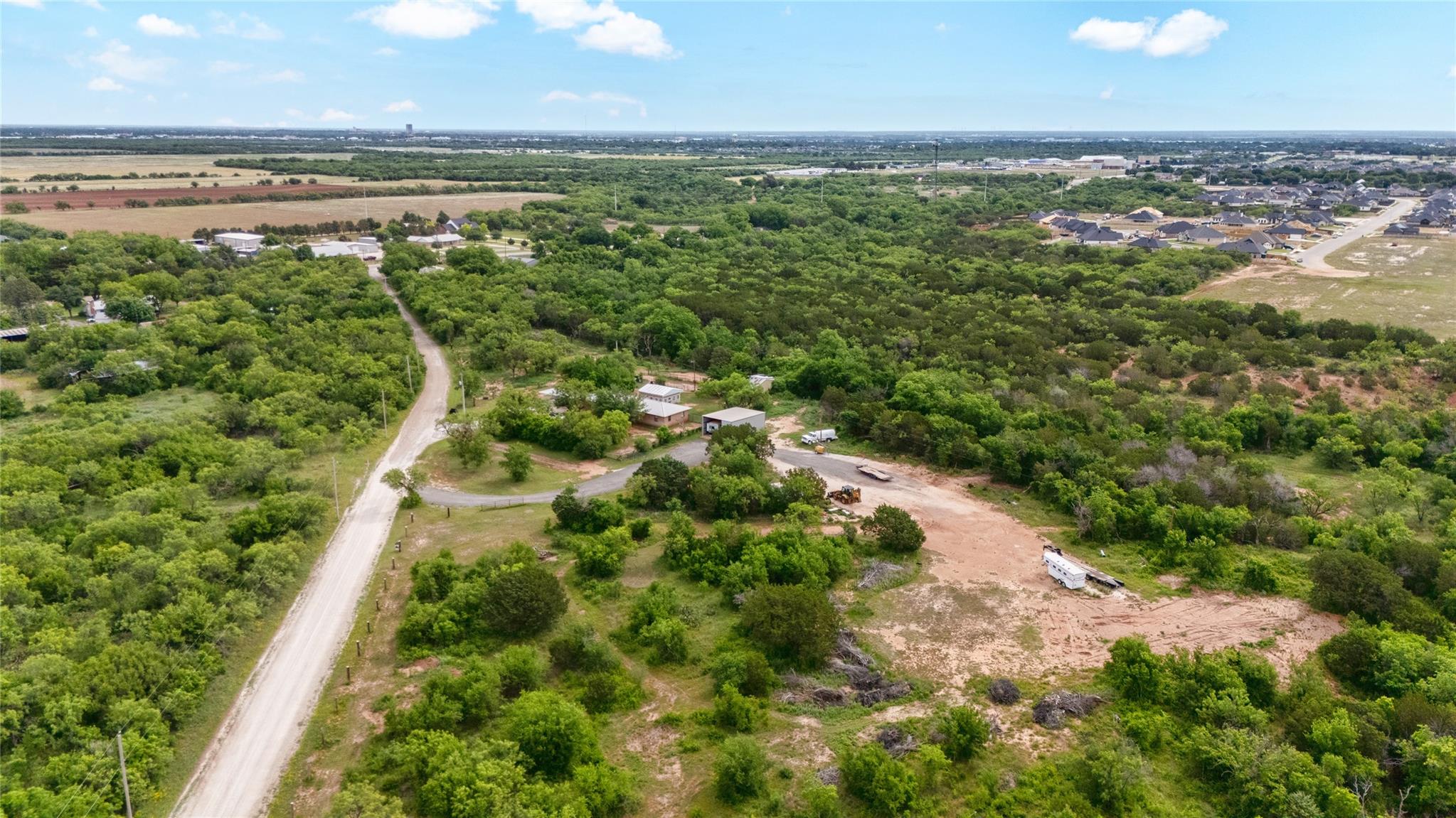 main property photo 30