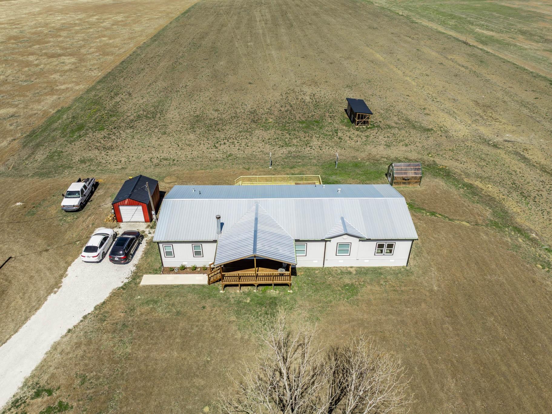 main property photo 28