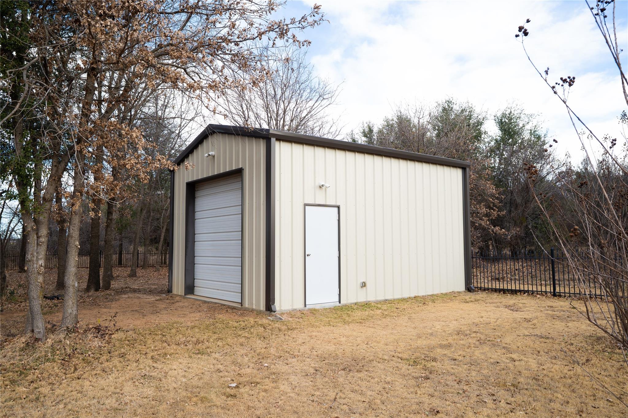 main property photo 7