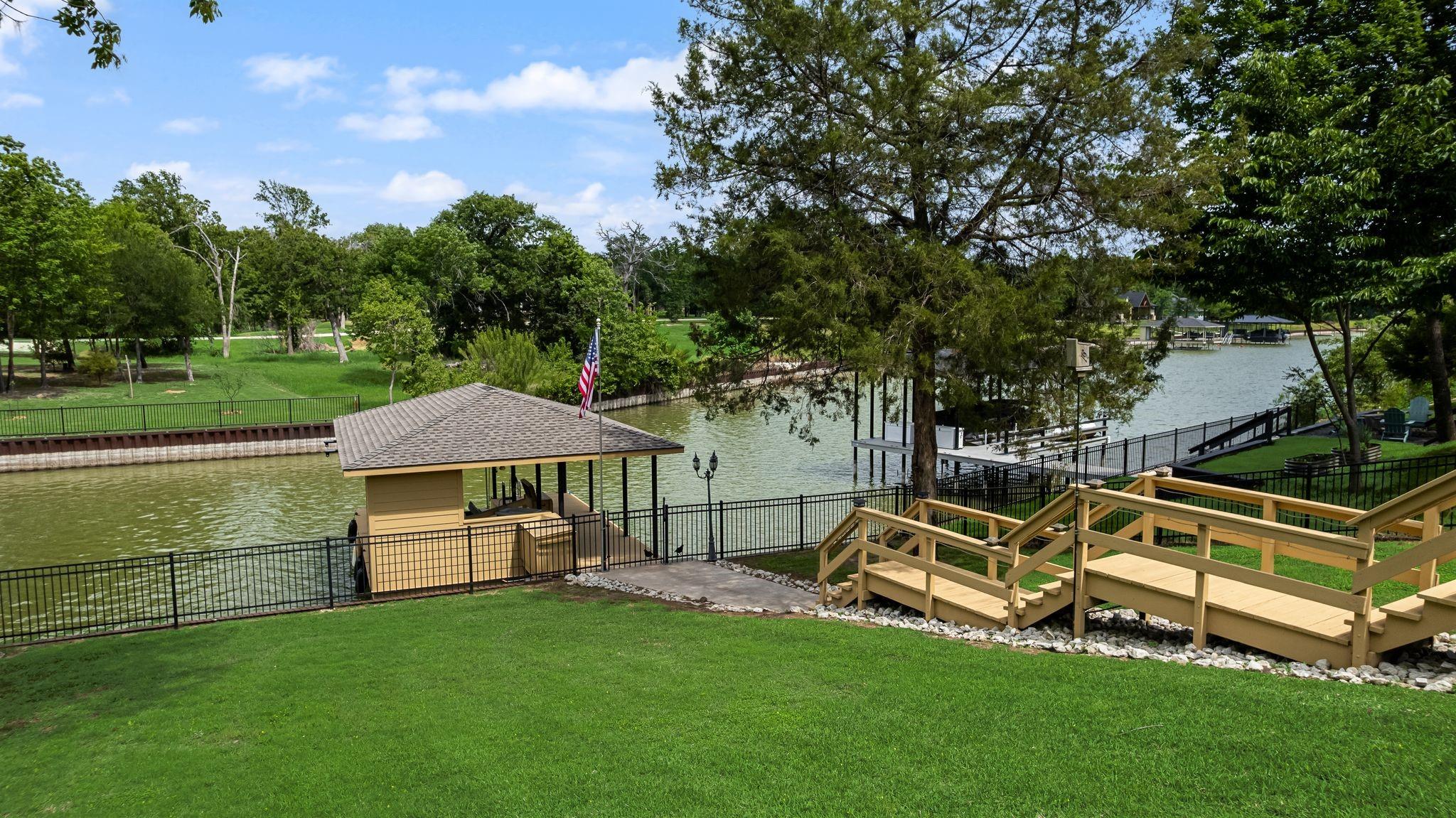 main property photo 33
