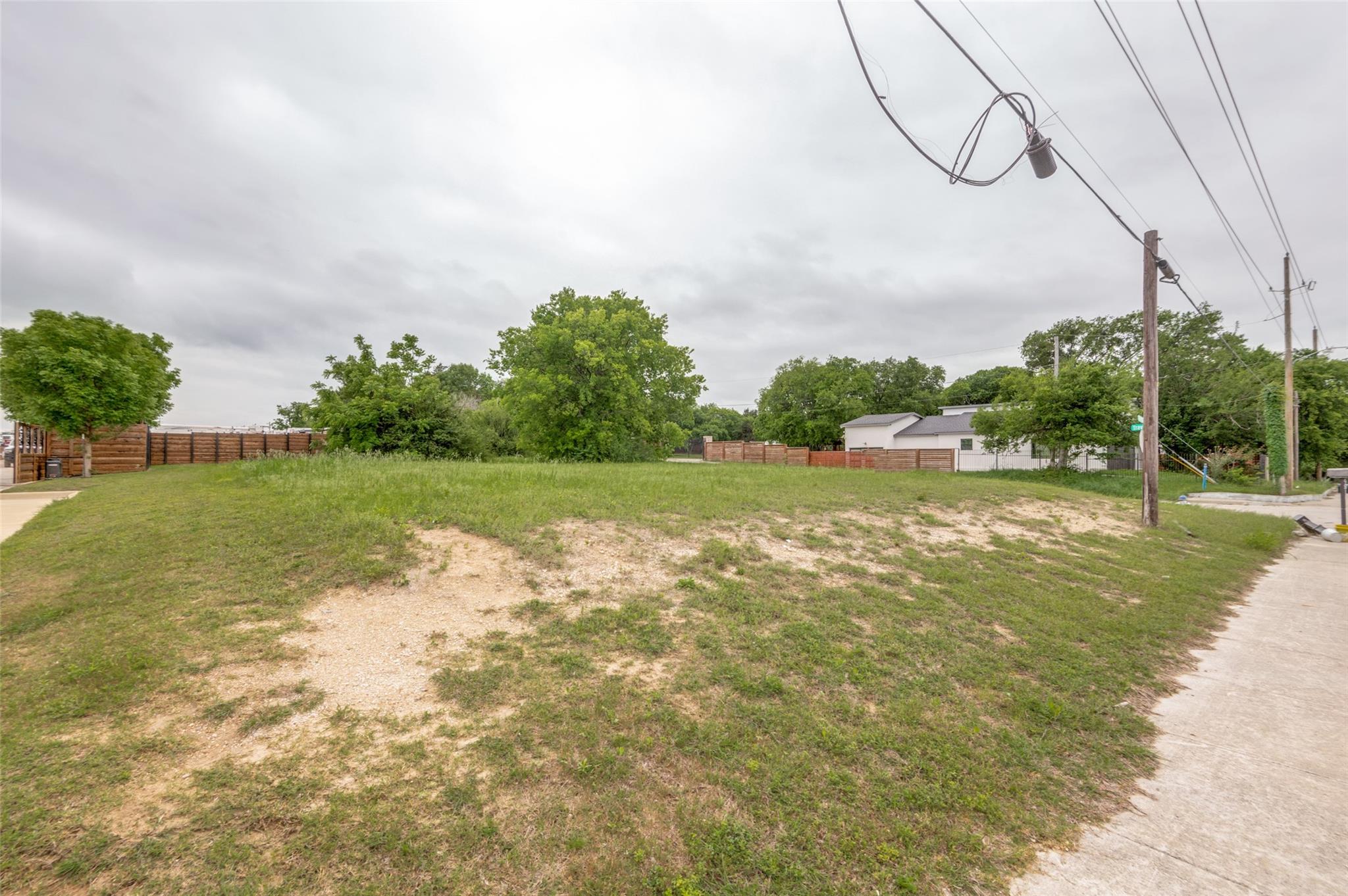 main property photo 6