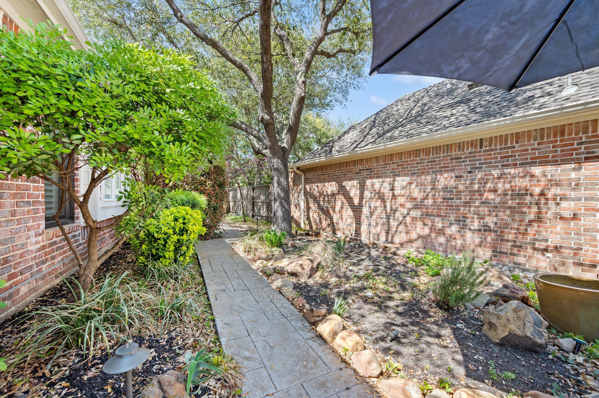 main property photo 33