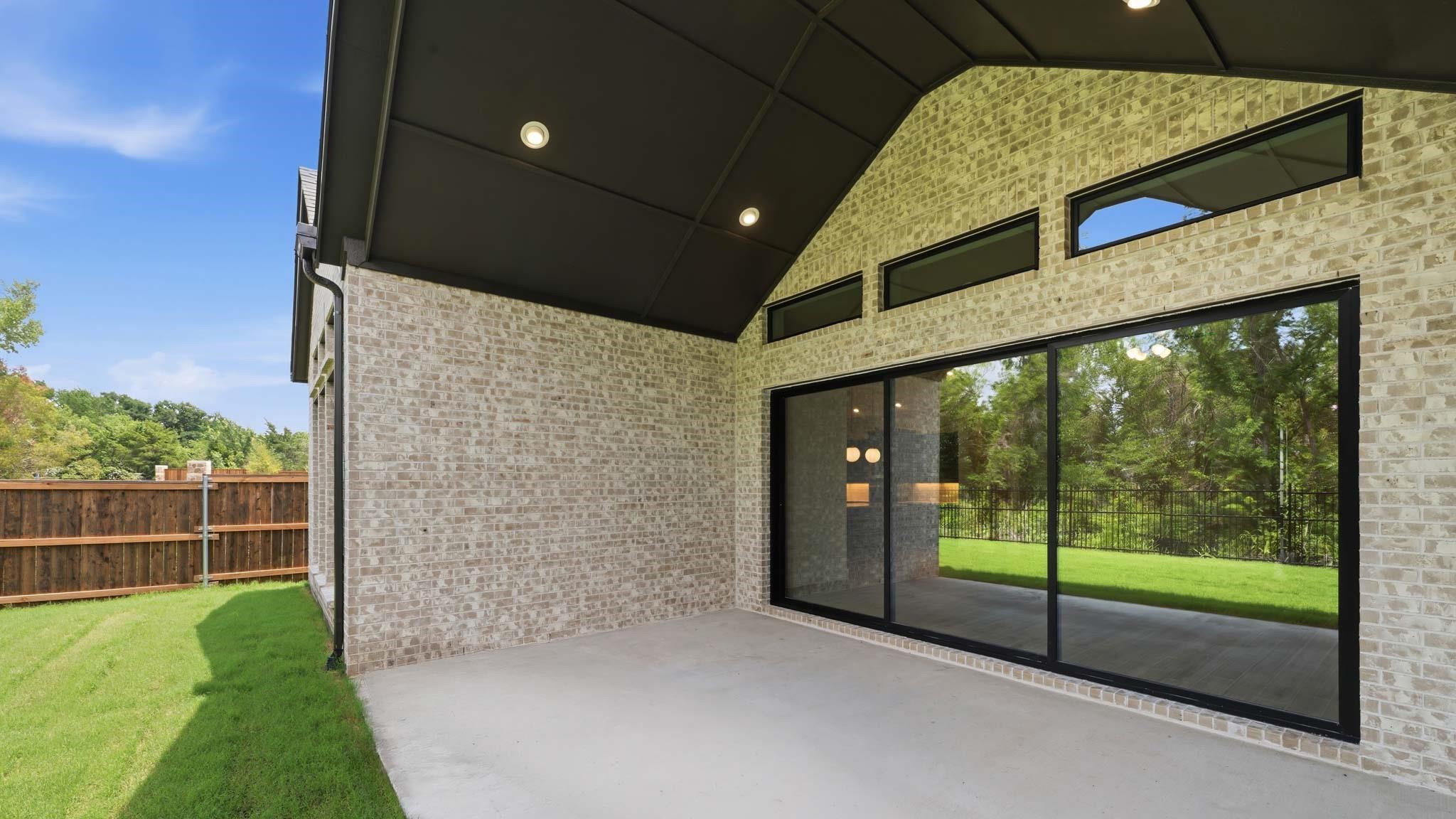main property photo 14