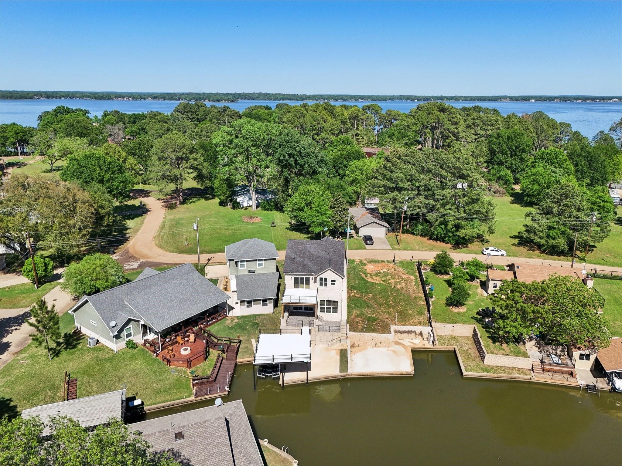 main property photo 33