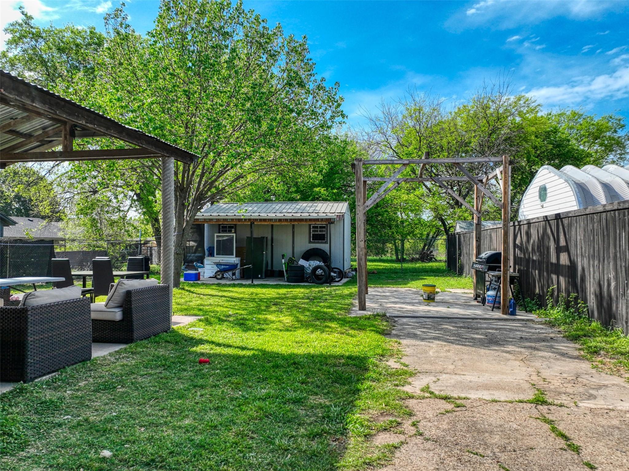 main property photo 10