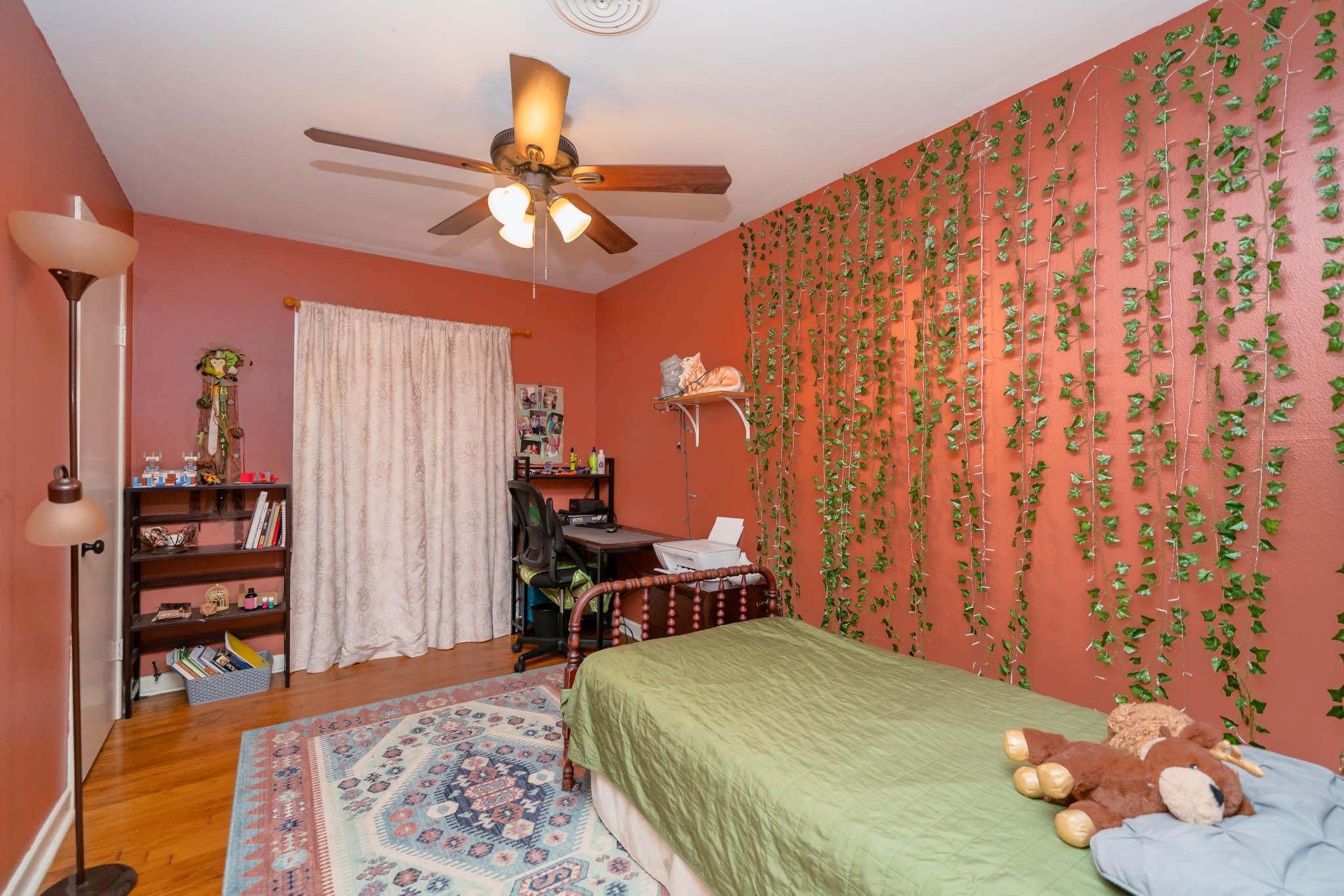 main property photo 18