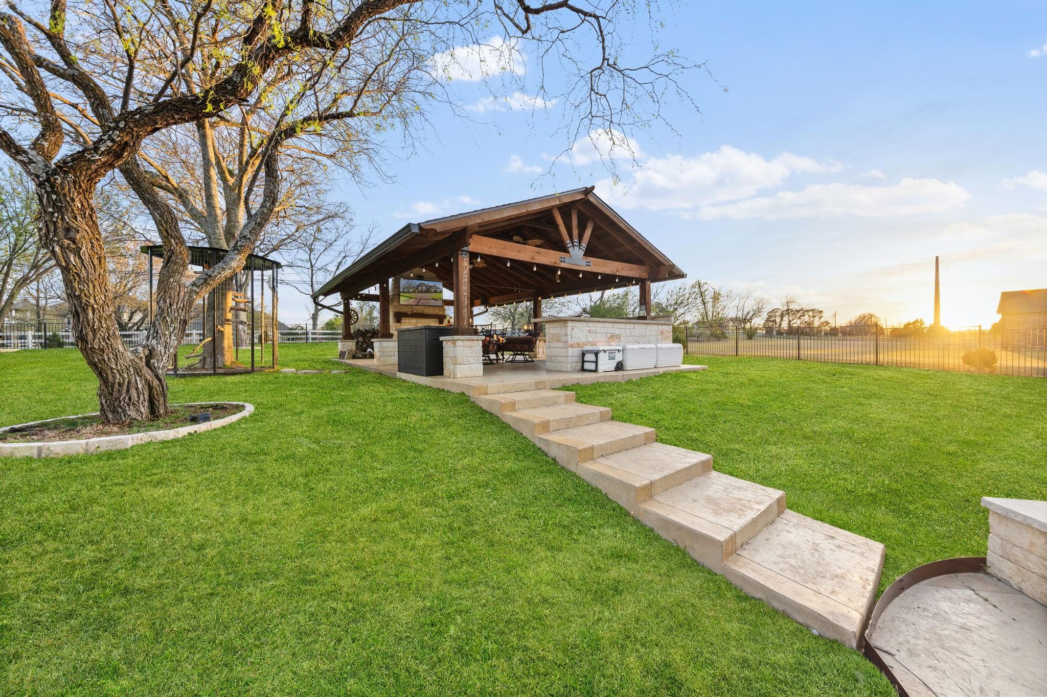 main property photo 35