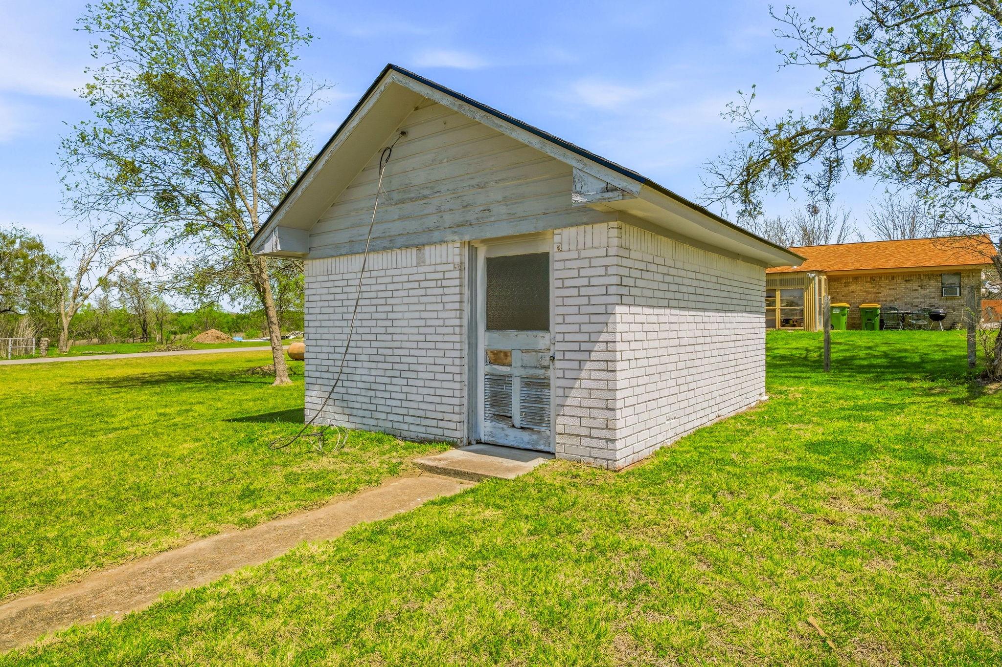 main property photo 19