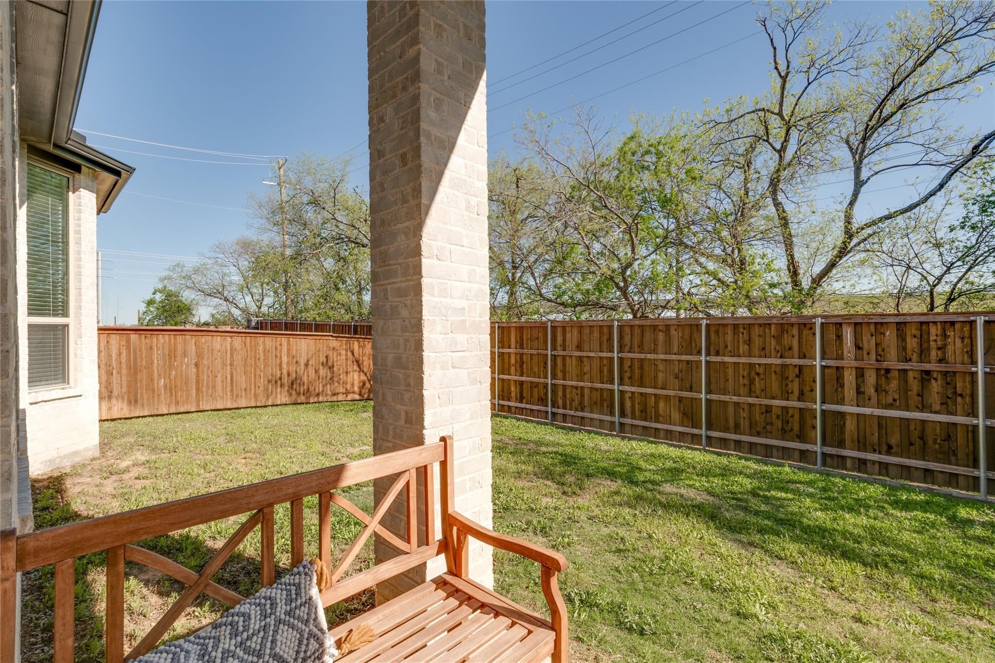 main property photo 28