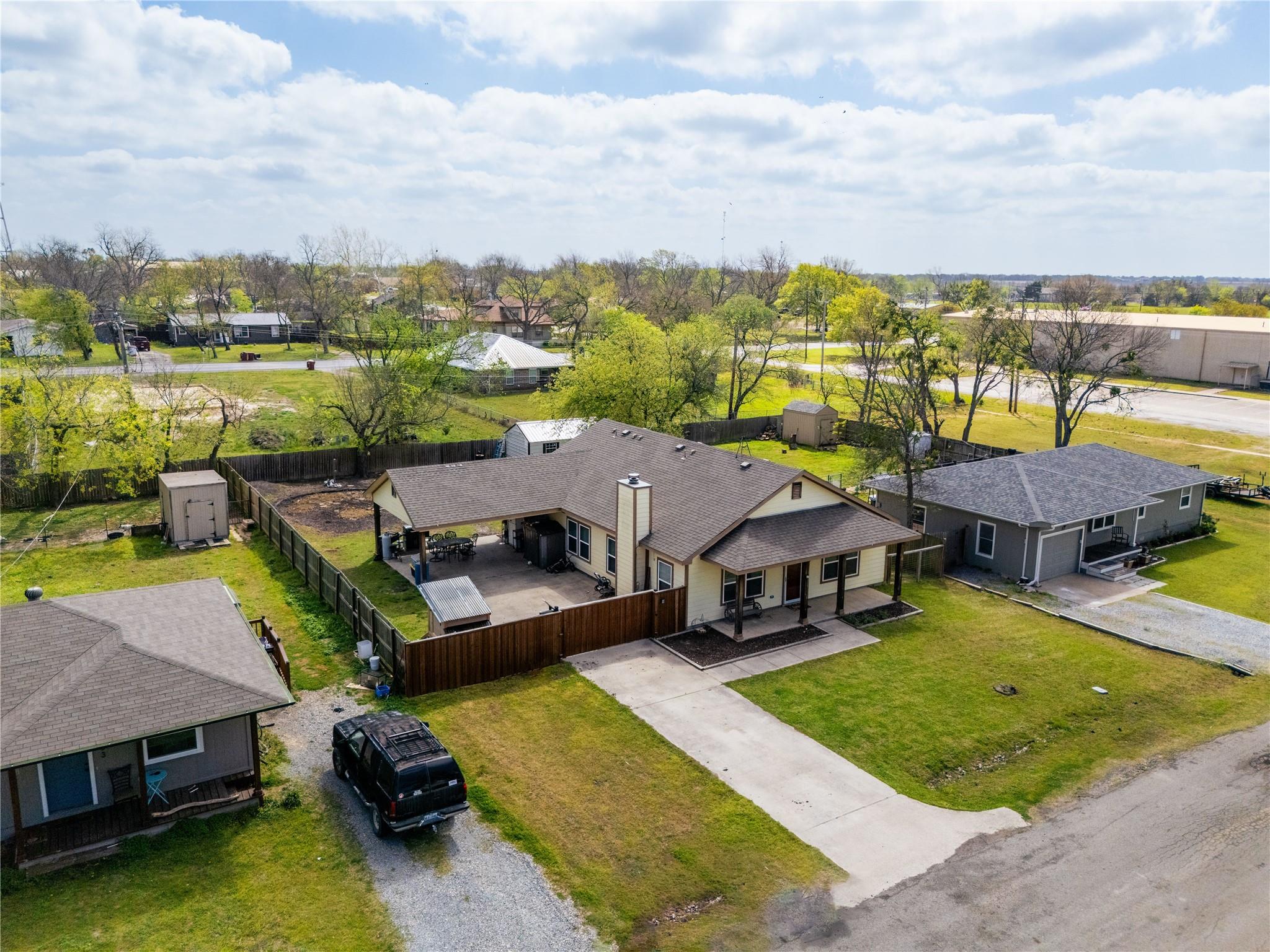 main property photo 30