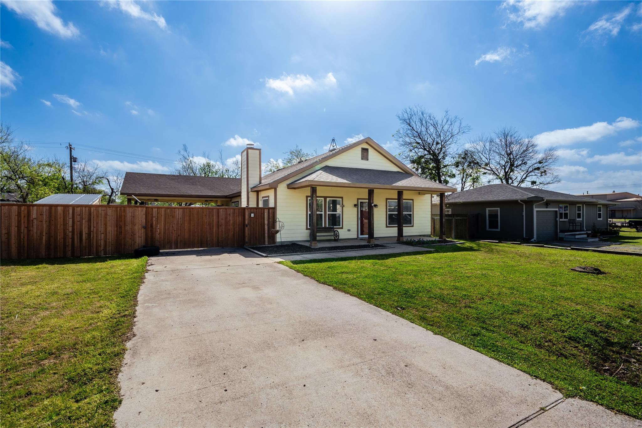 main property photo 32