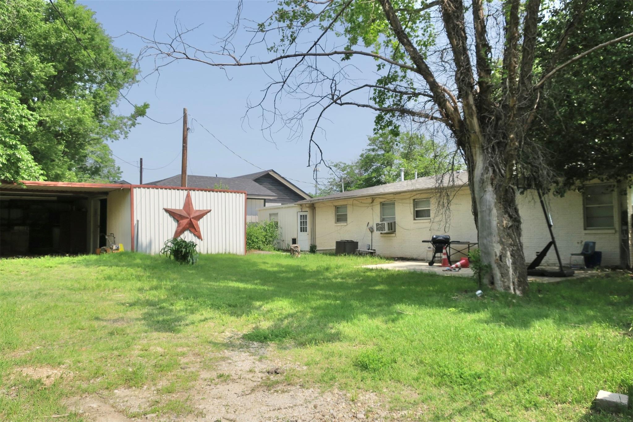 main property photo 8