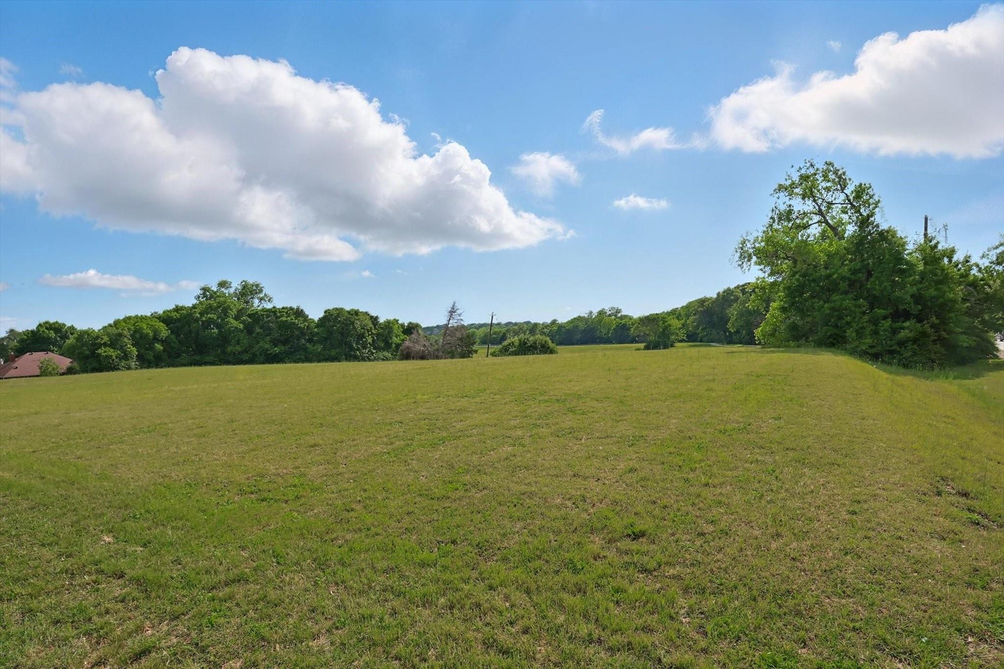 main property photo 11
