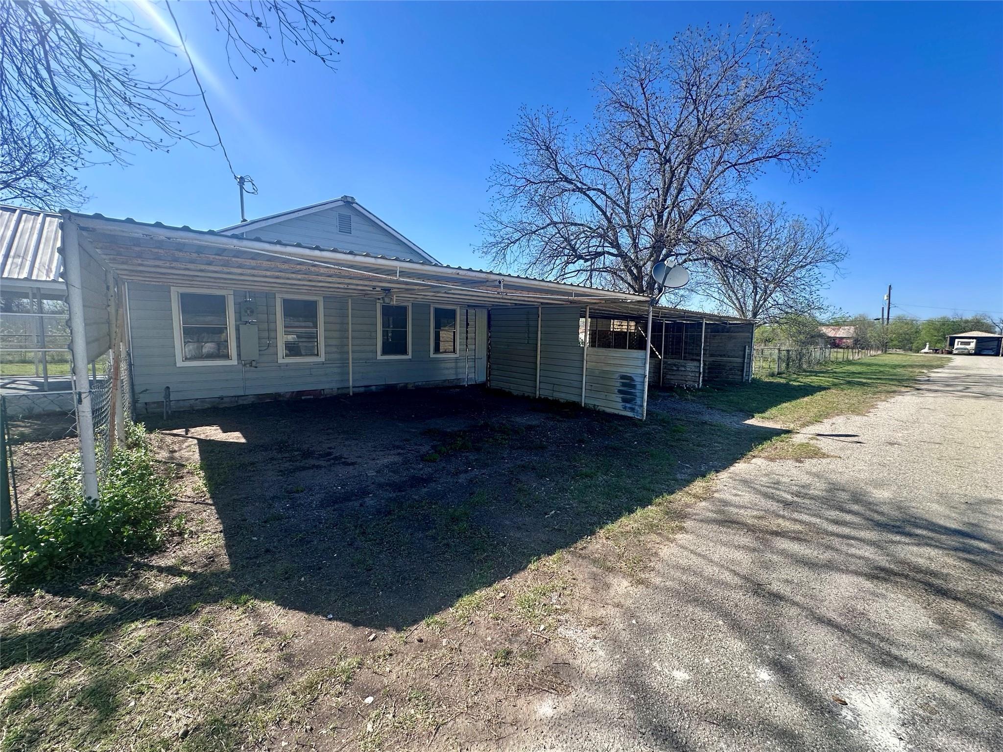 main property photo 3