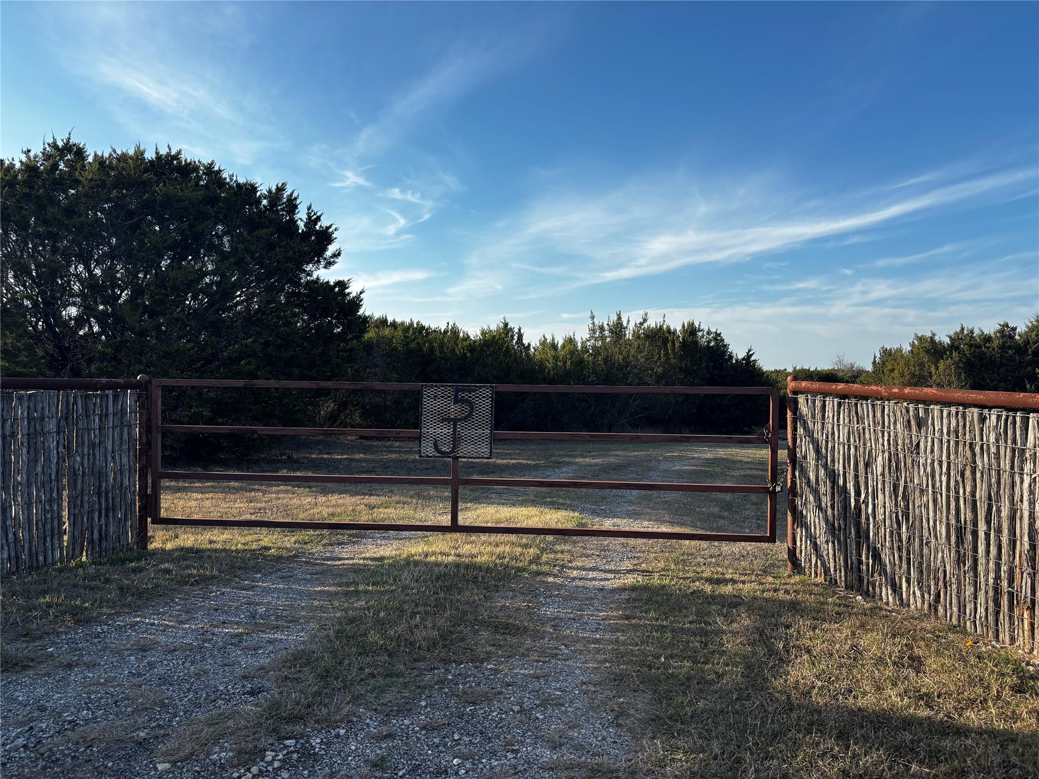 main property photo 13