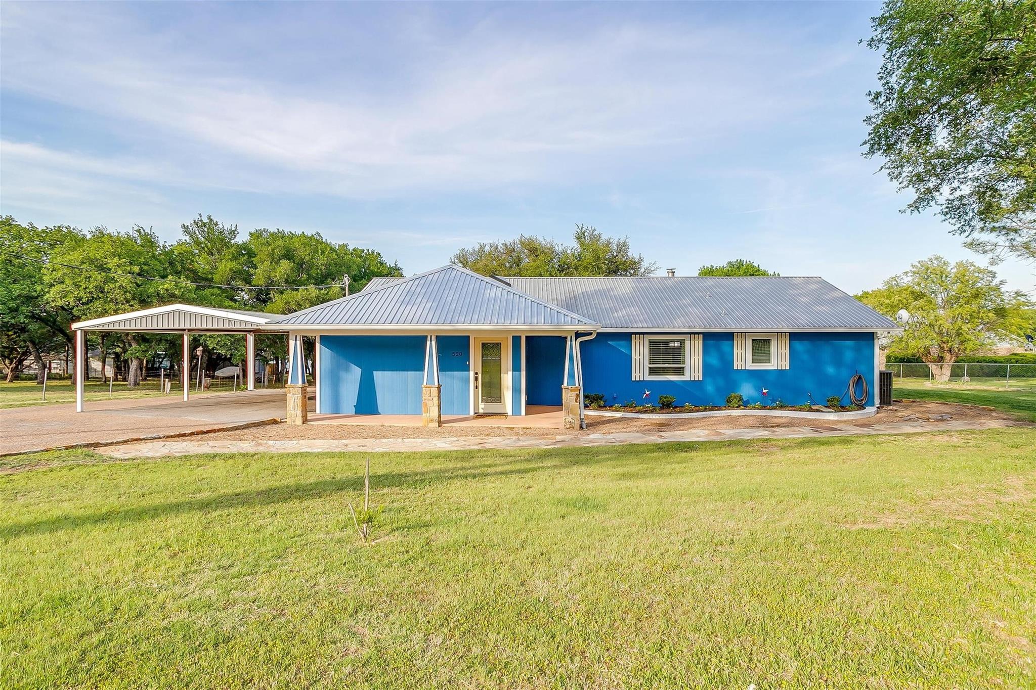 main property photo 4