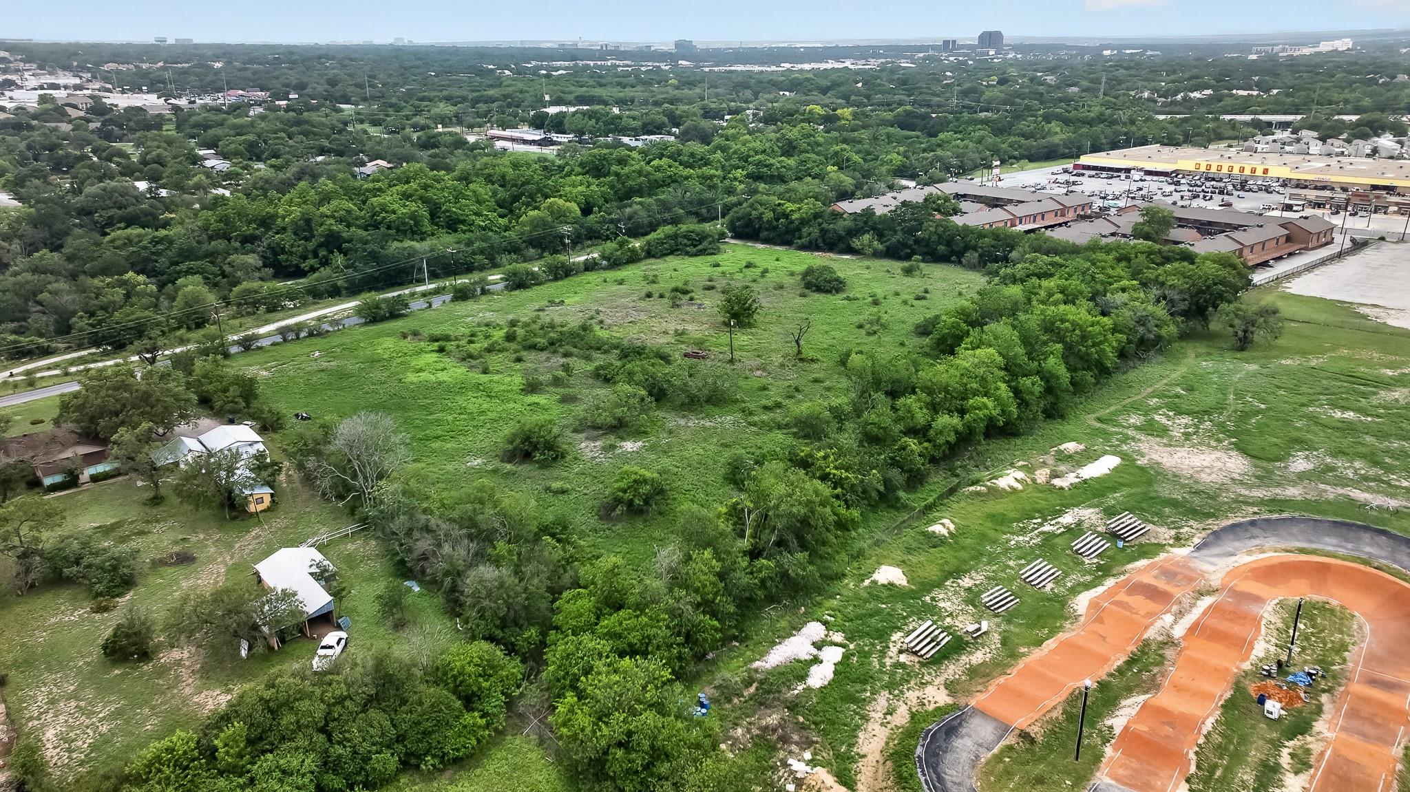 main property photo 9