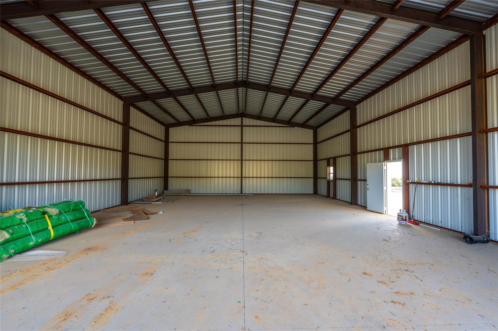 main property photo 19