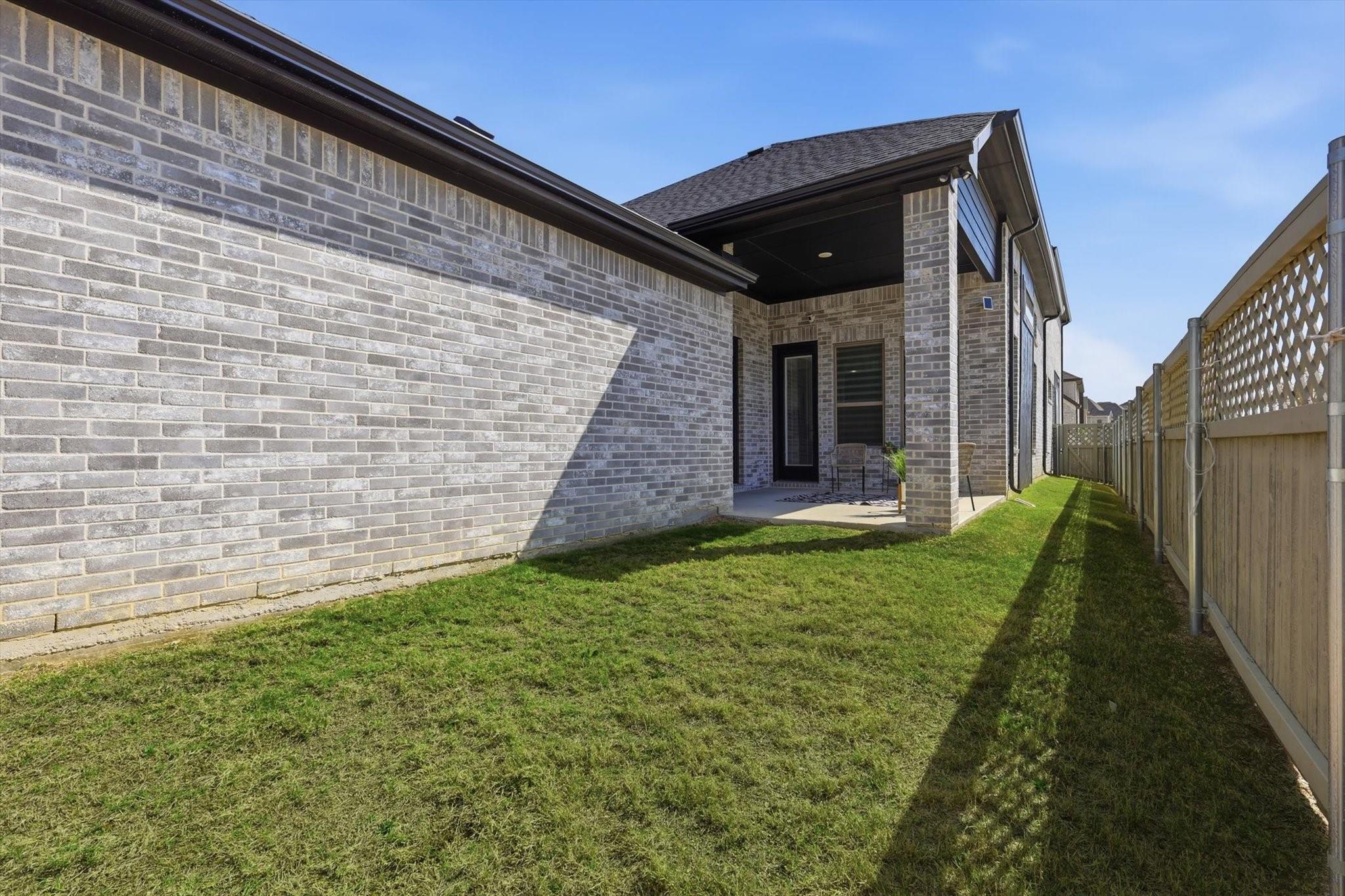 main property photo 24