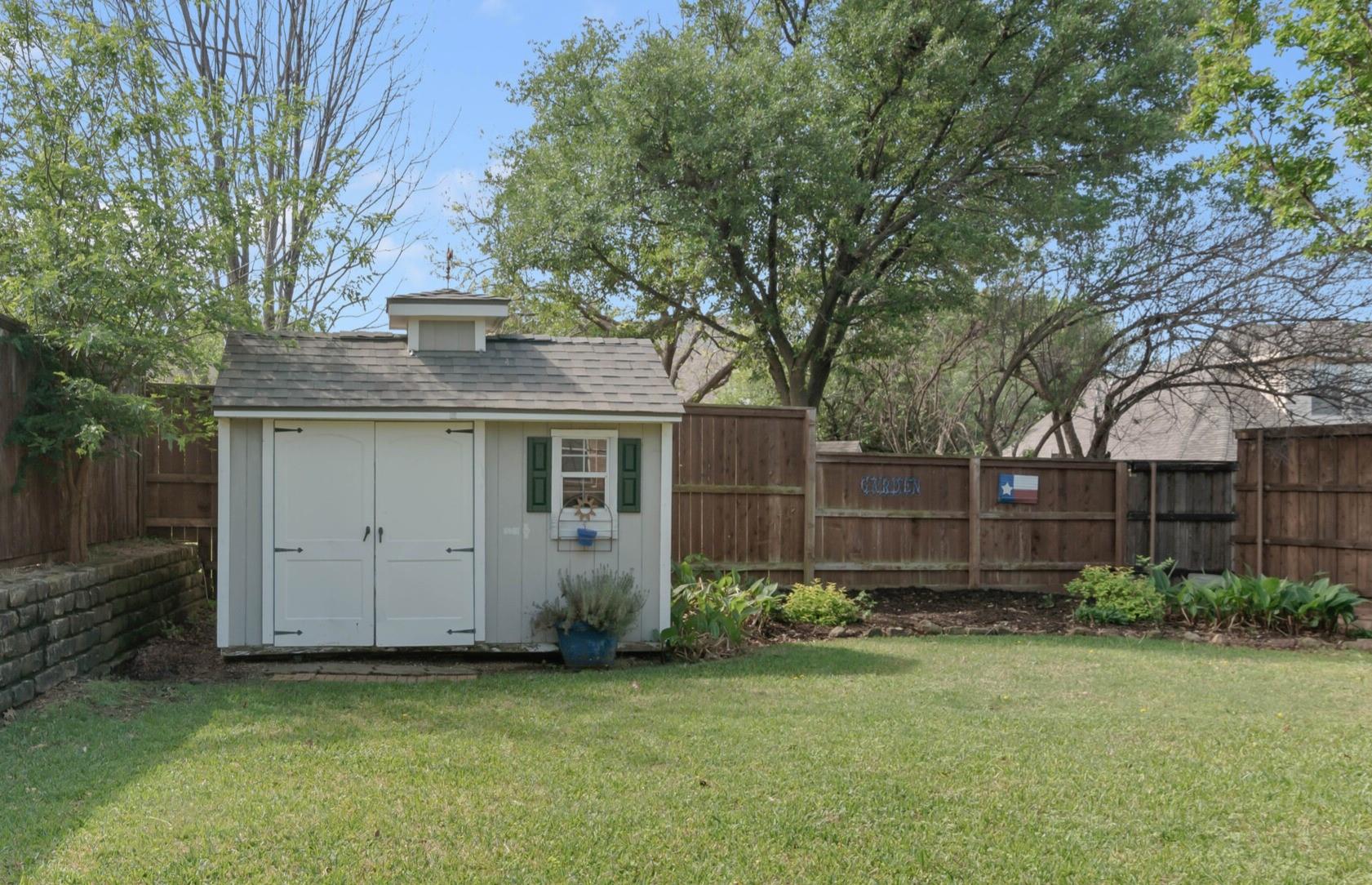 main property photo 30