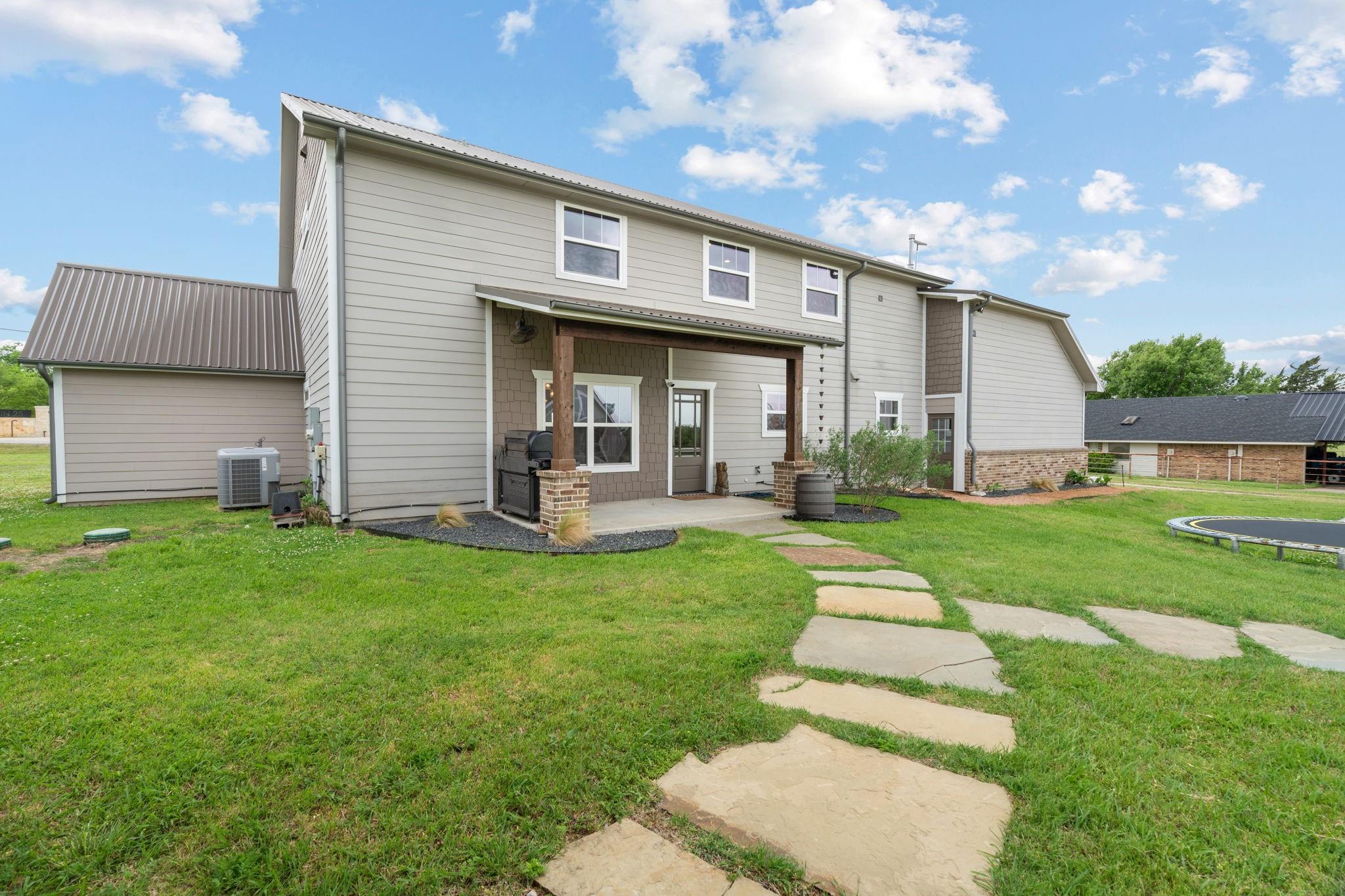 main property photo 25