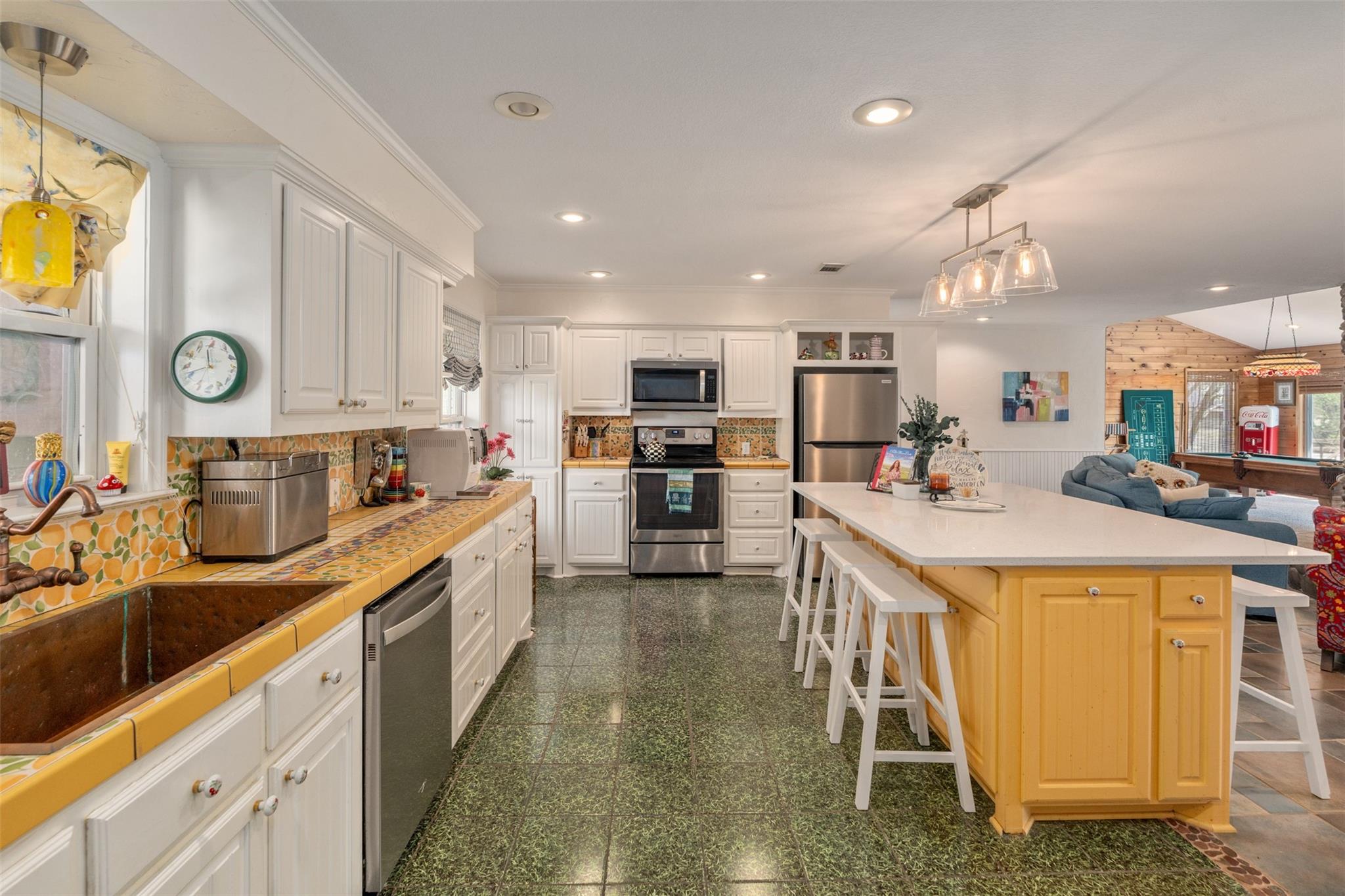 main property photo 18