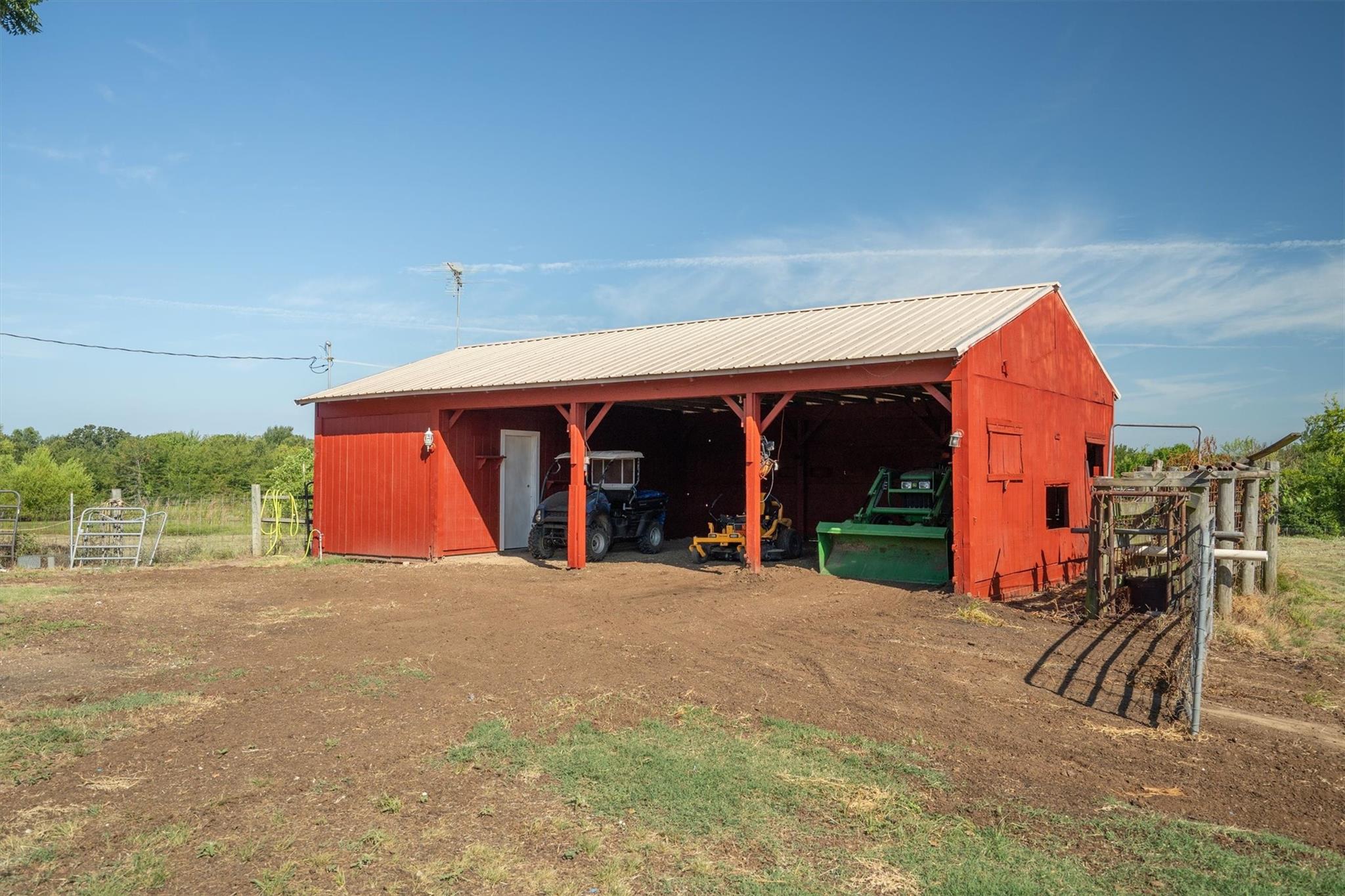 main property photo 26