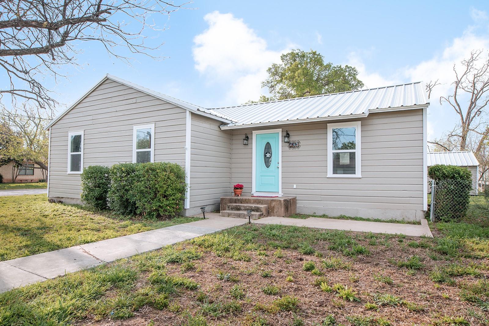 main property photo 9